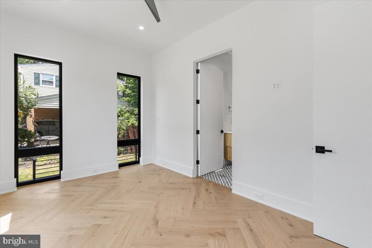 1002 Avery Court SW photo 38