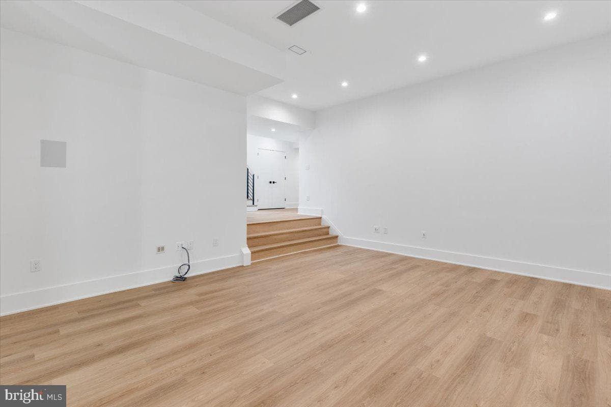 1002 Avery Court SW photo 84