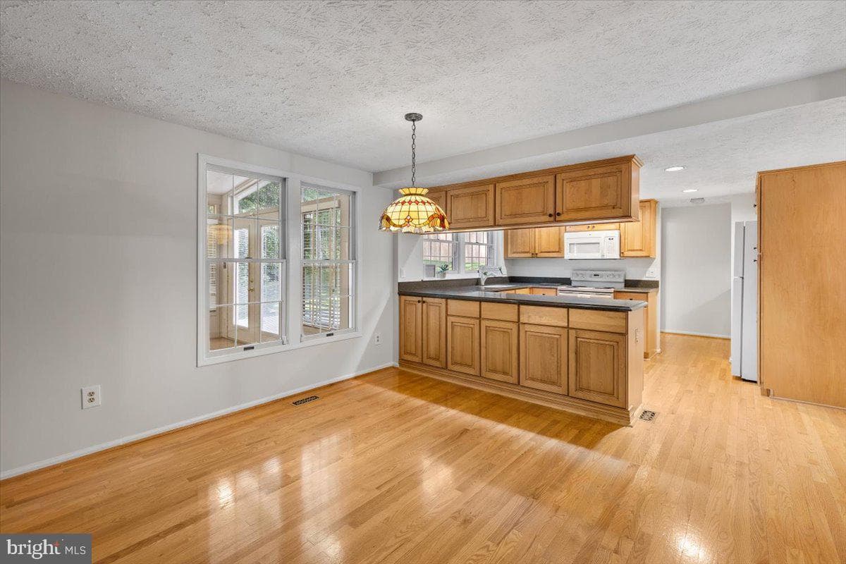 7805 Roundabout Way photo 11