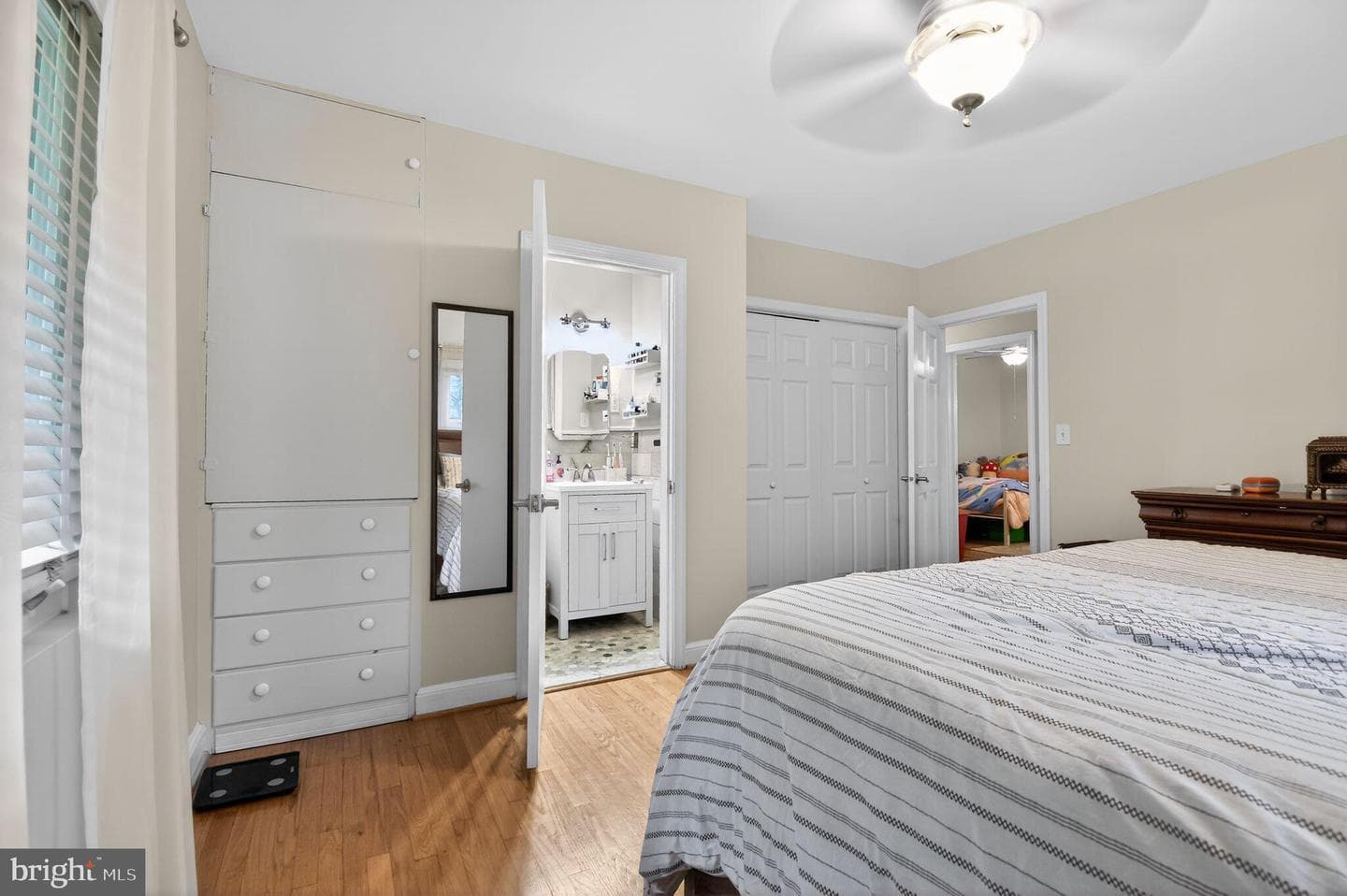 4429 Park photo 13