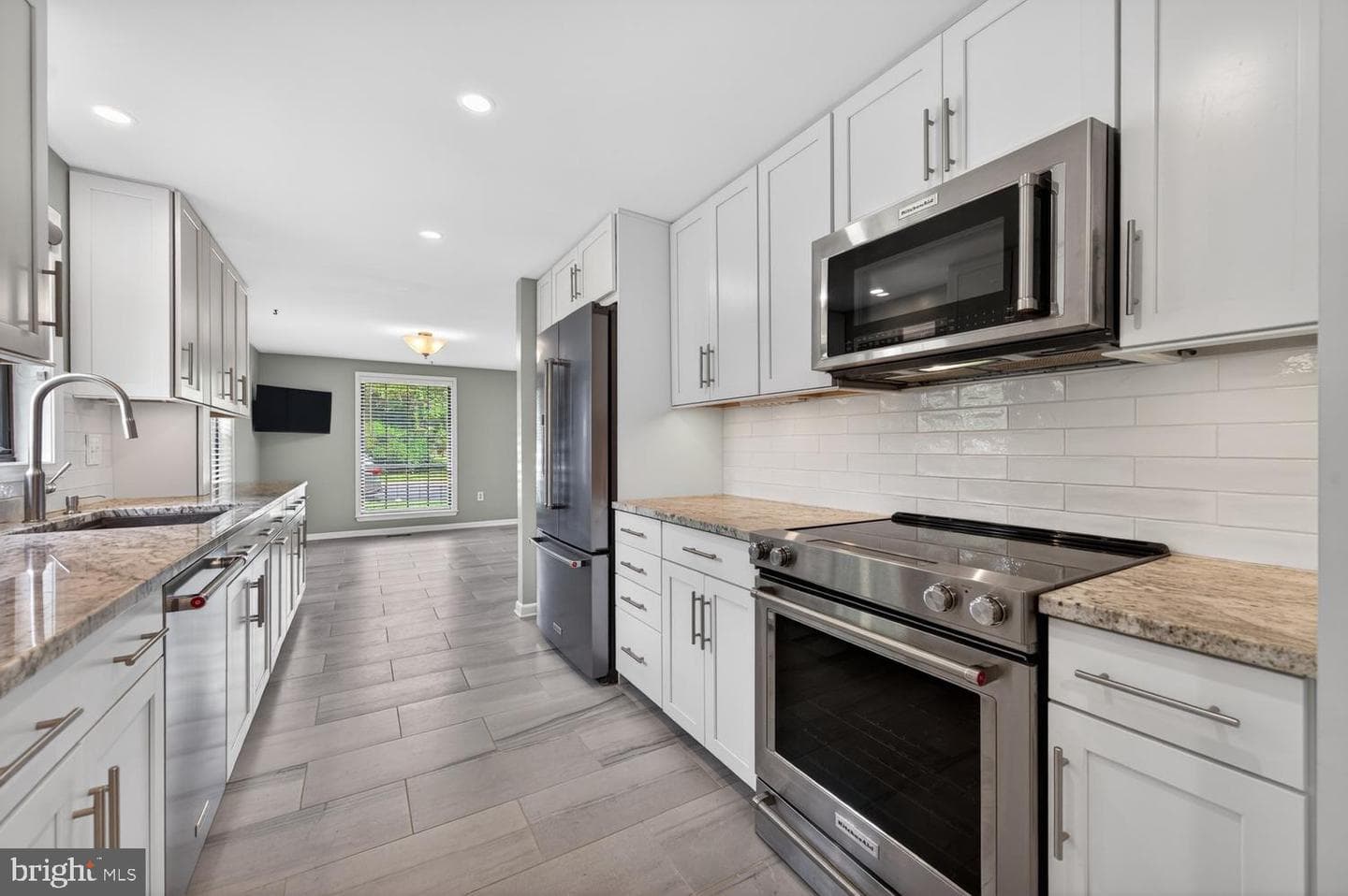 6059 Clerkenwell Court photo 18