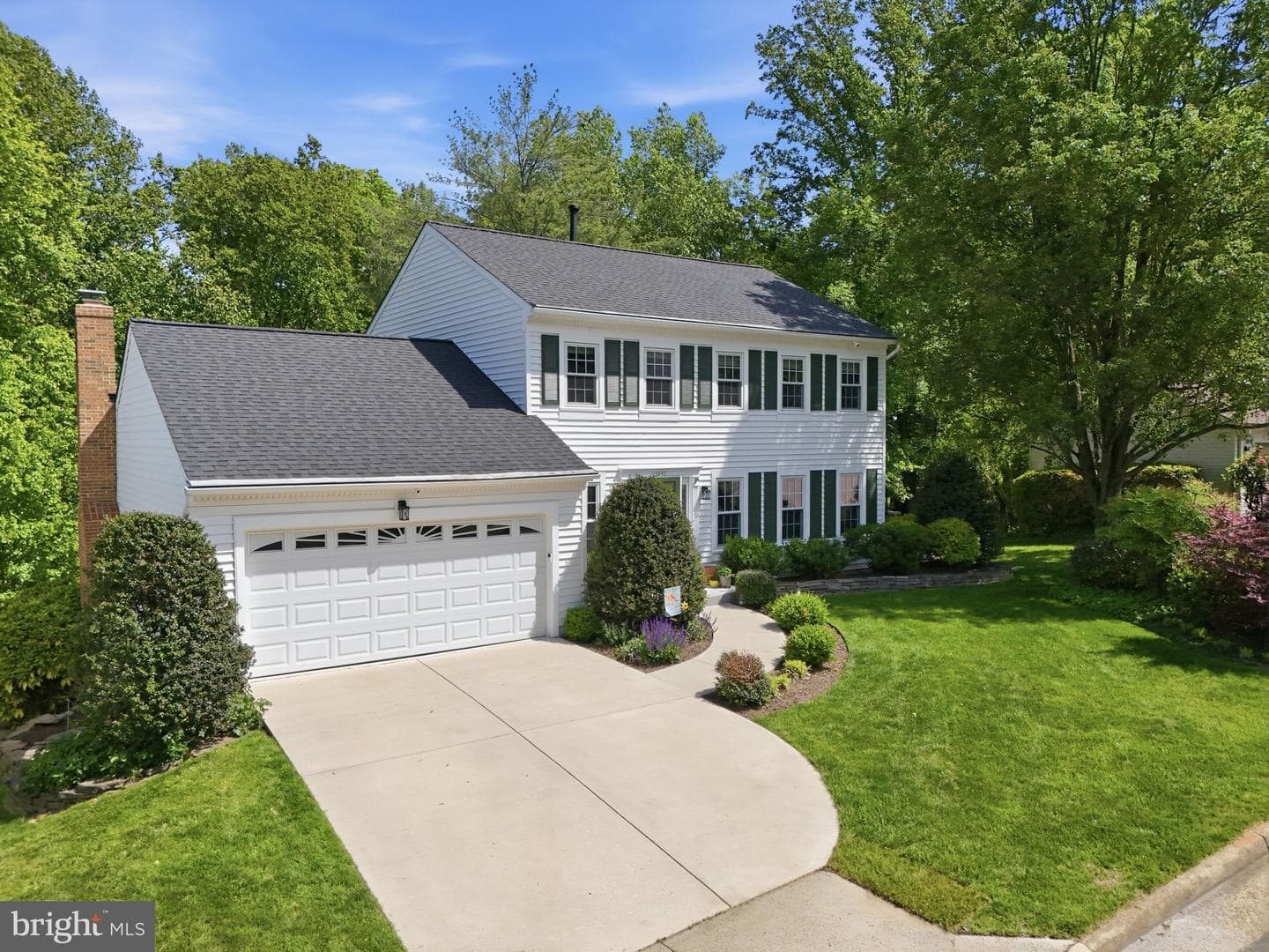5947 Burnside Landing Drive photo 3