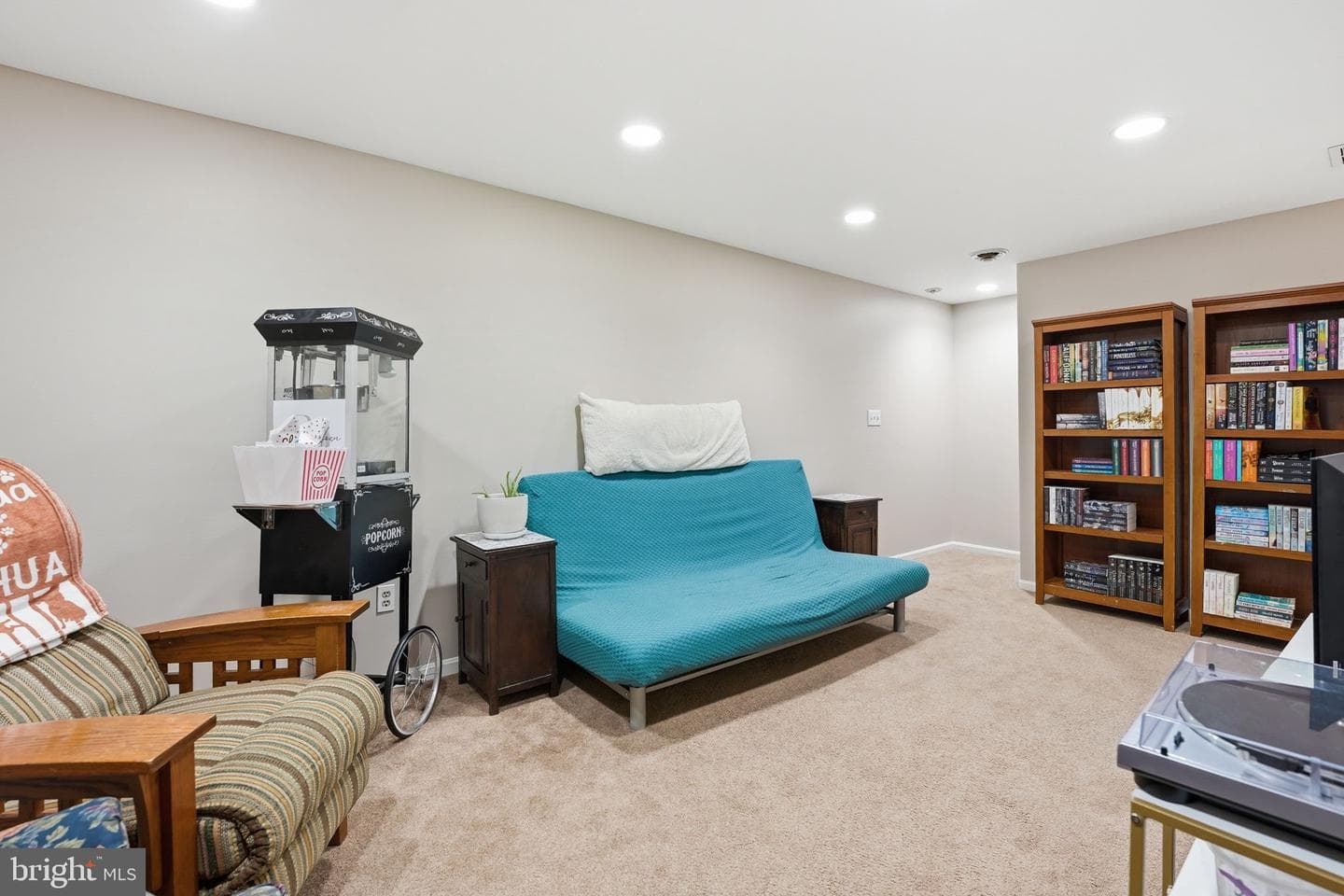 5947 Burnside Landing Drive photo 34