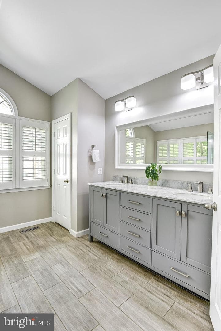 13608 British Manor Court photo 21