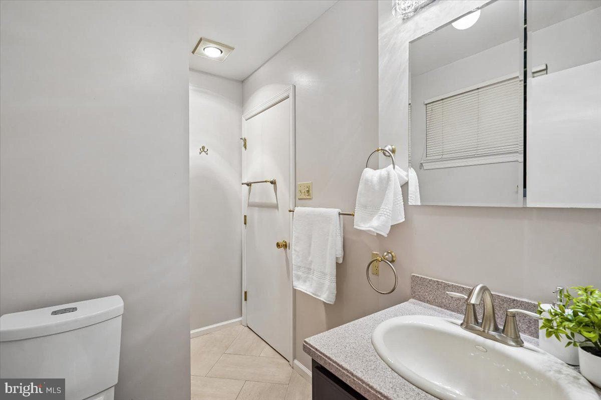 4945 Gainsborough Drive photo 26