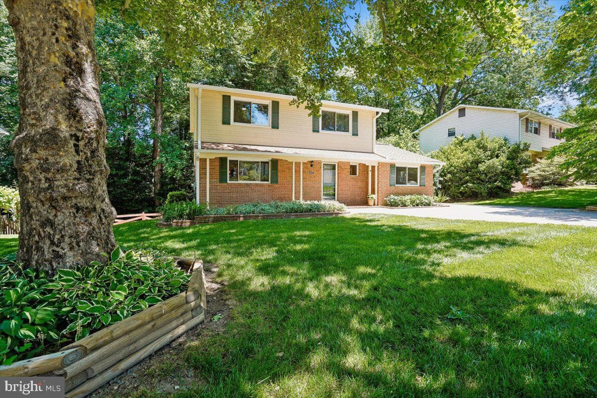 4945 Gainsborough Drive photo 3
