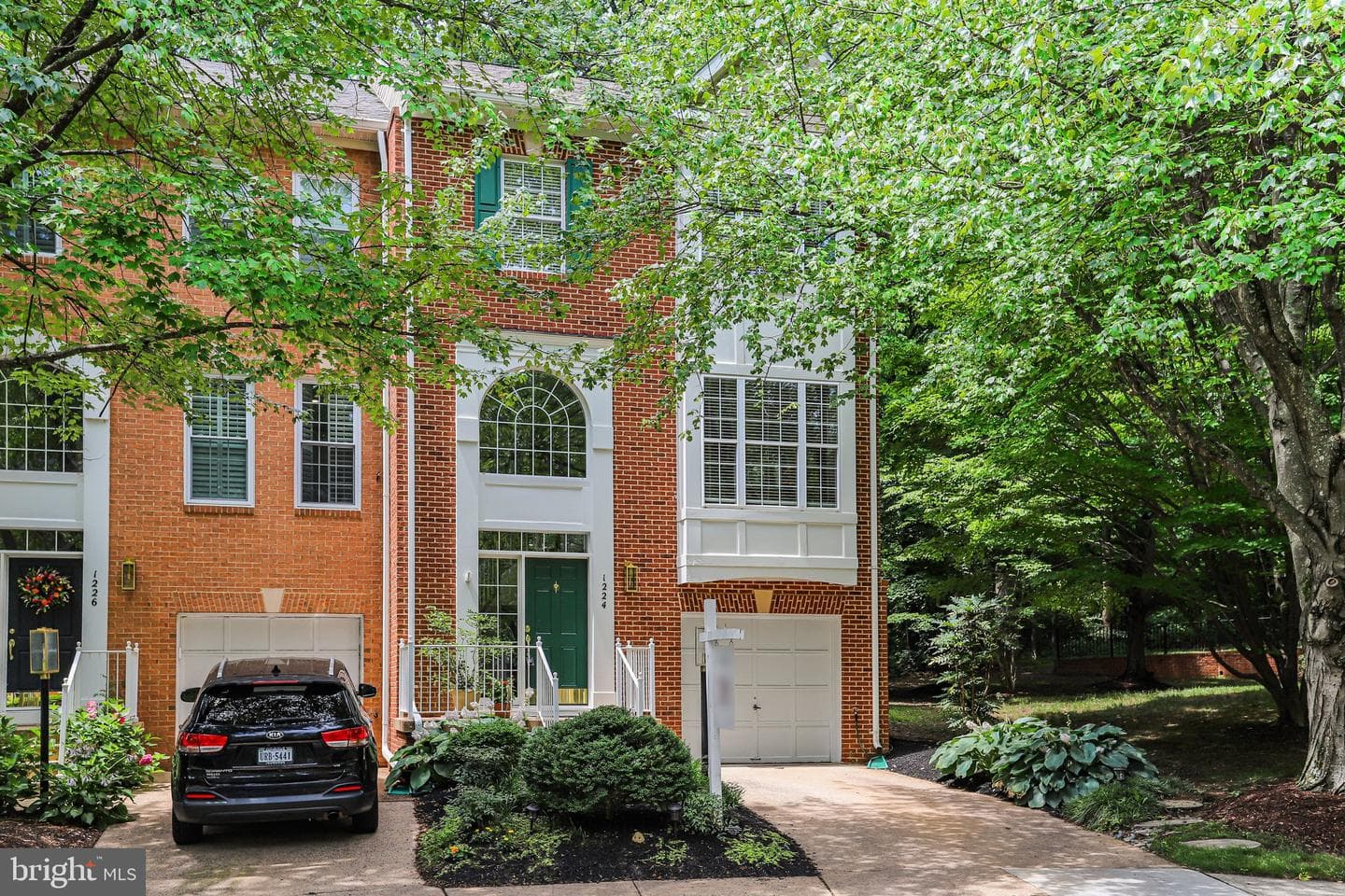1224 Wild Hawthorn Way, Reston