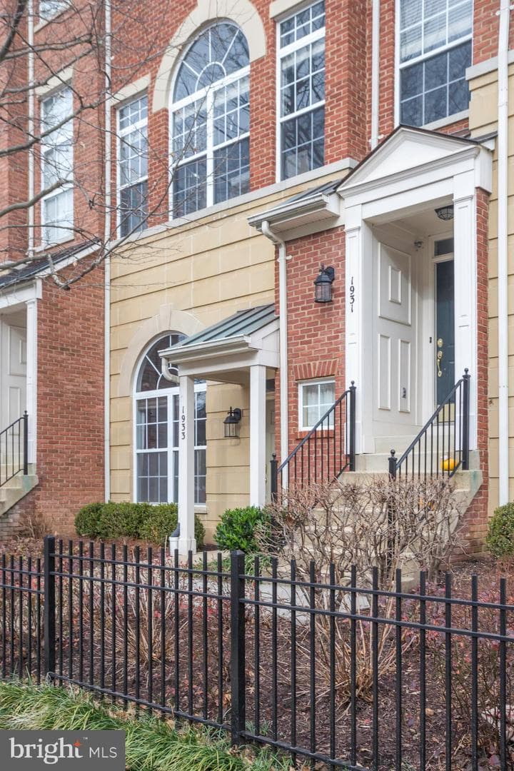 1931 Crescent Park Drive, Reston