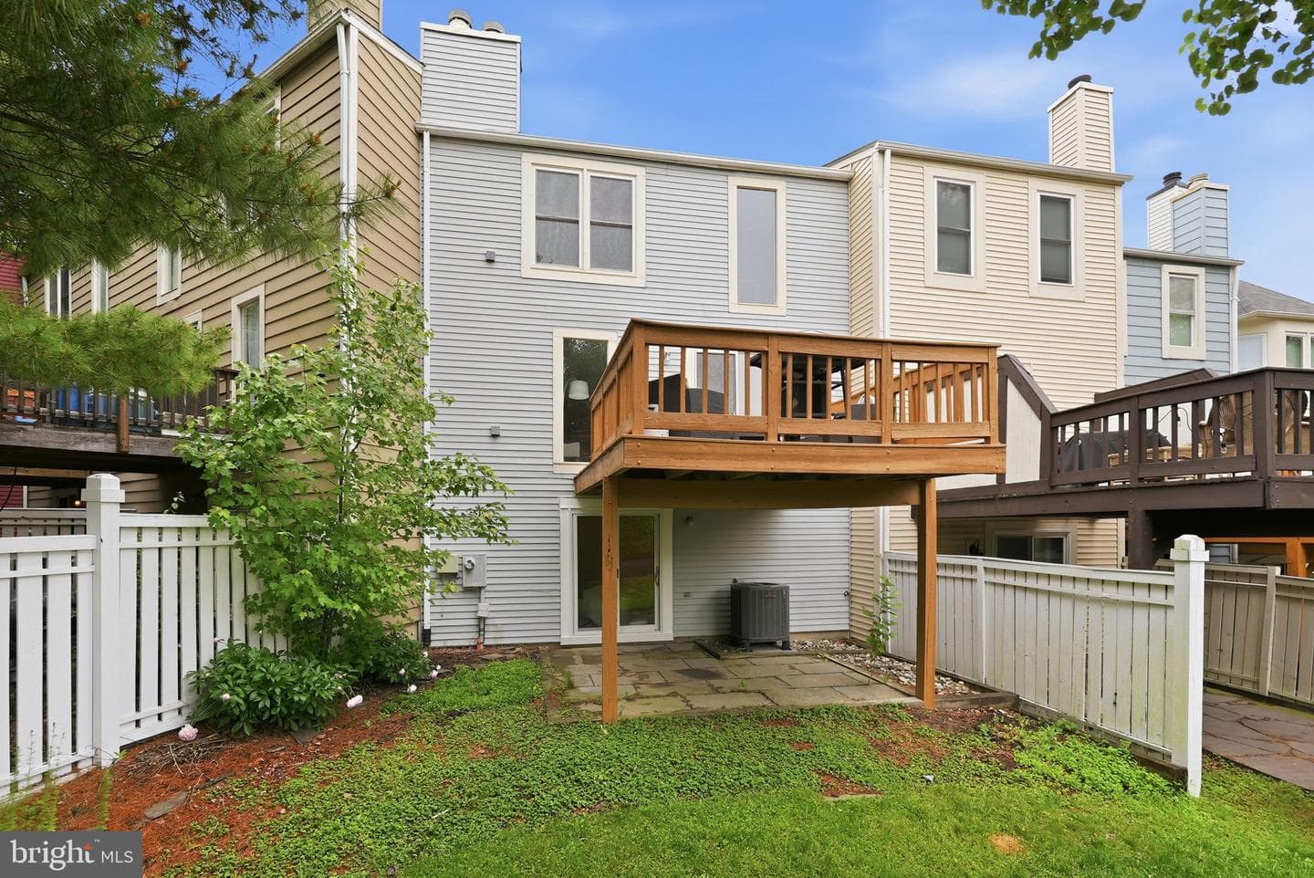 1686 Oaktree Court photo 23