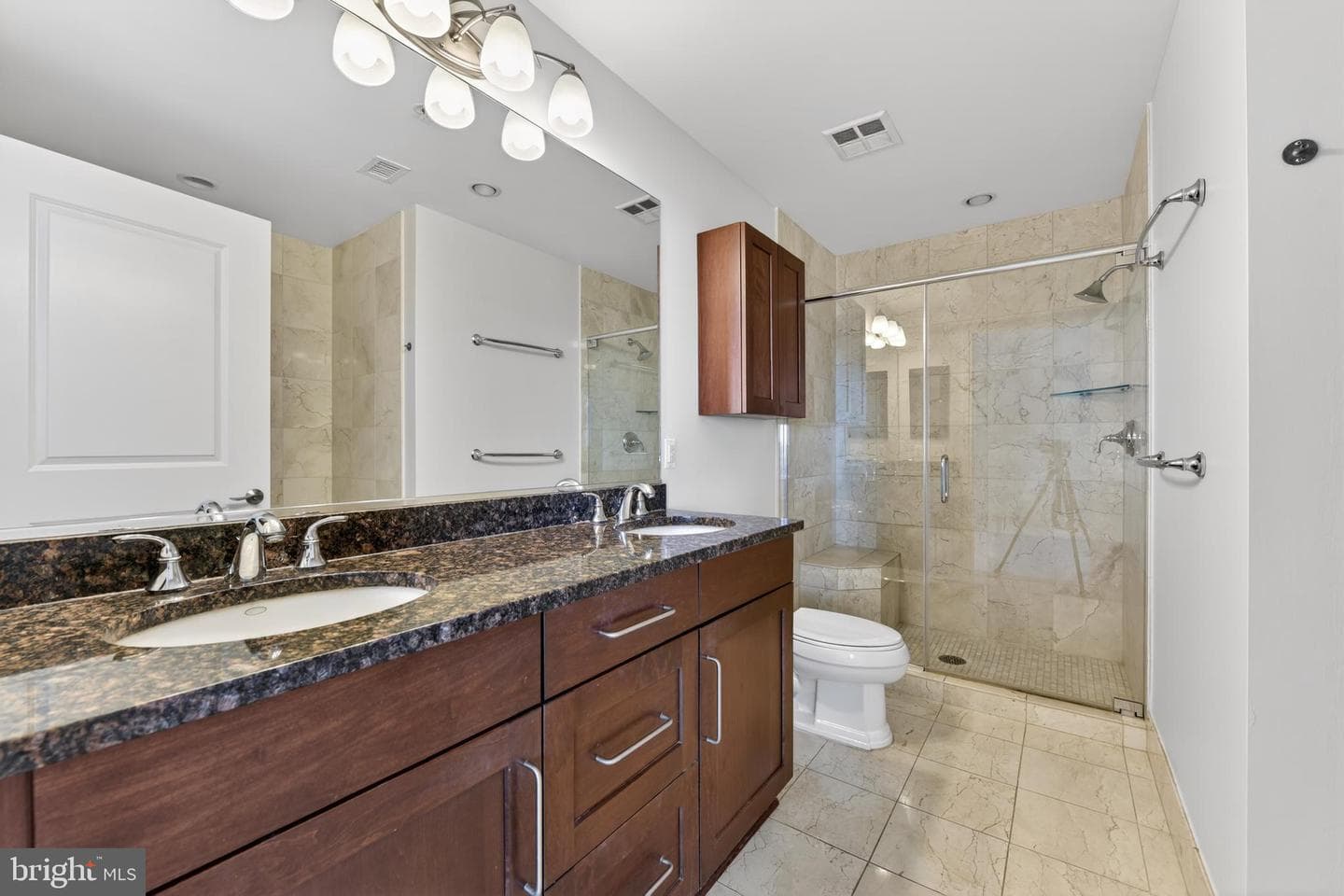 8220 Crestwood Heights #1517 photo 18