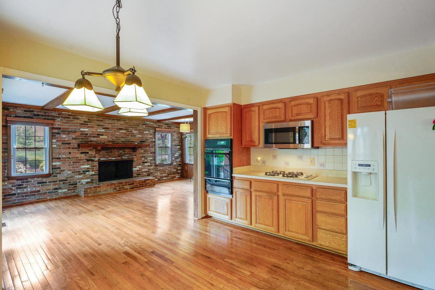 3709 Camelot Drive photo 10