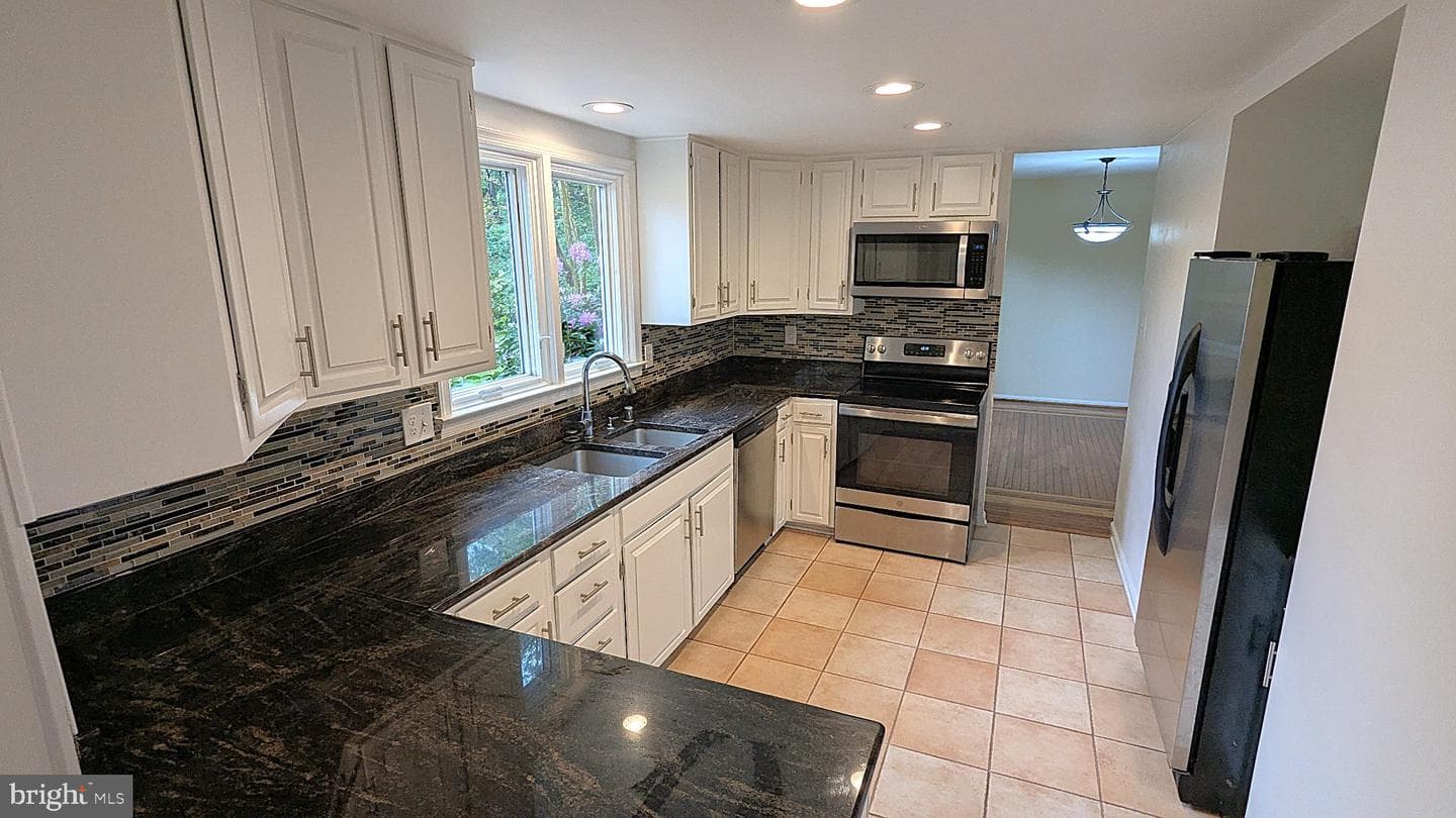 1835 Batten Hollow Road photo 9