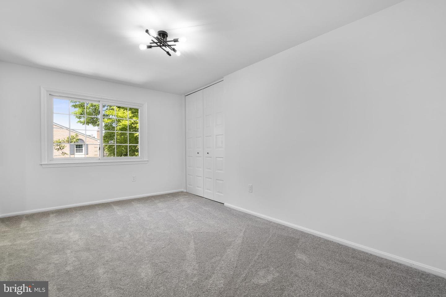 4543 Pinecrest Heights Drive photo 19