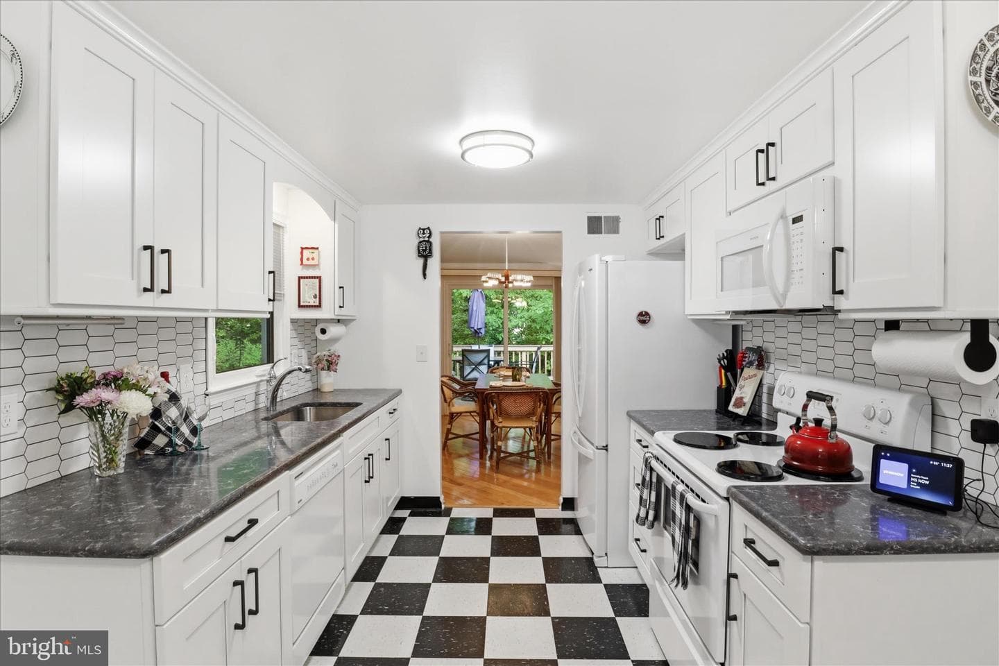 5967 New England Woods Drive photo 13
