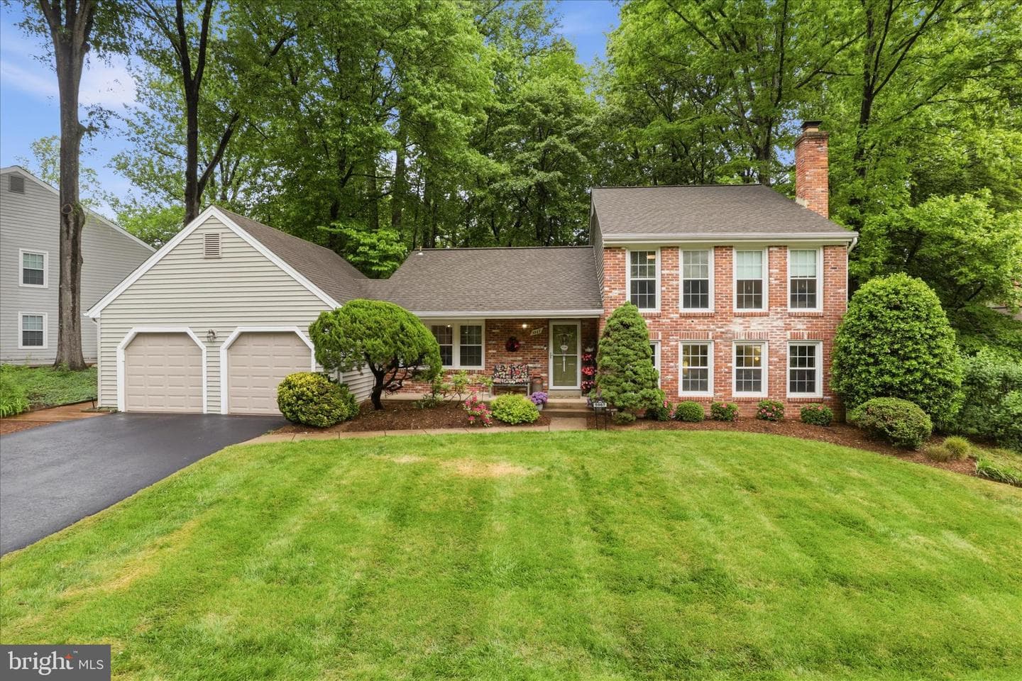5967 New England Woods Drive photo 2