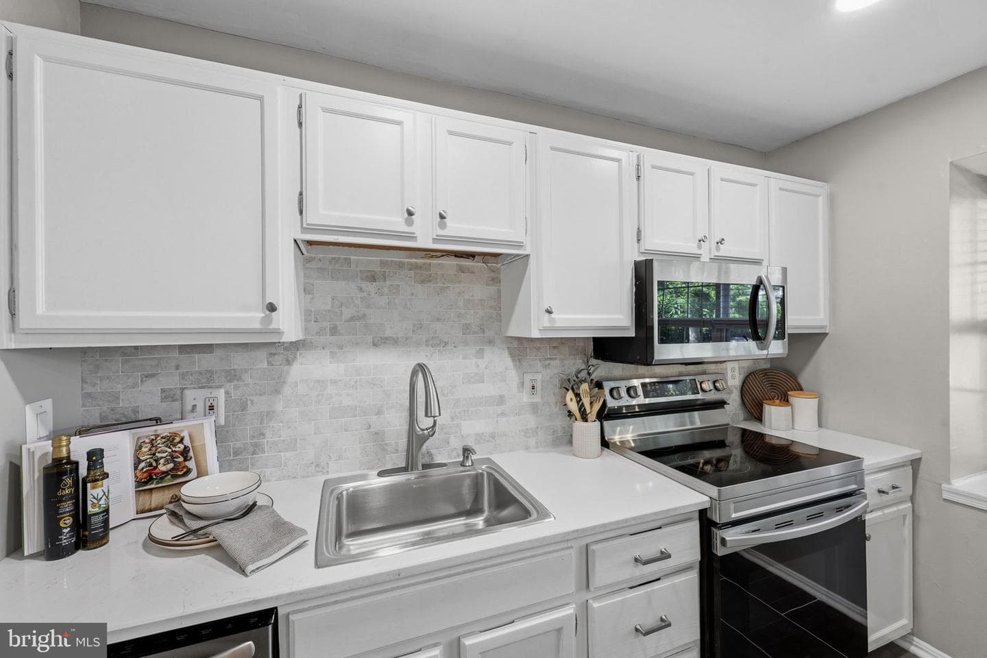 2814 Hyson Lane photo 12