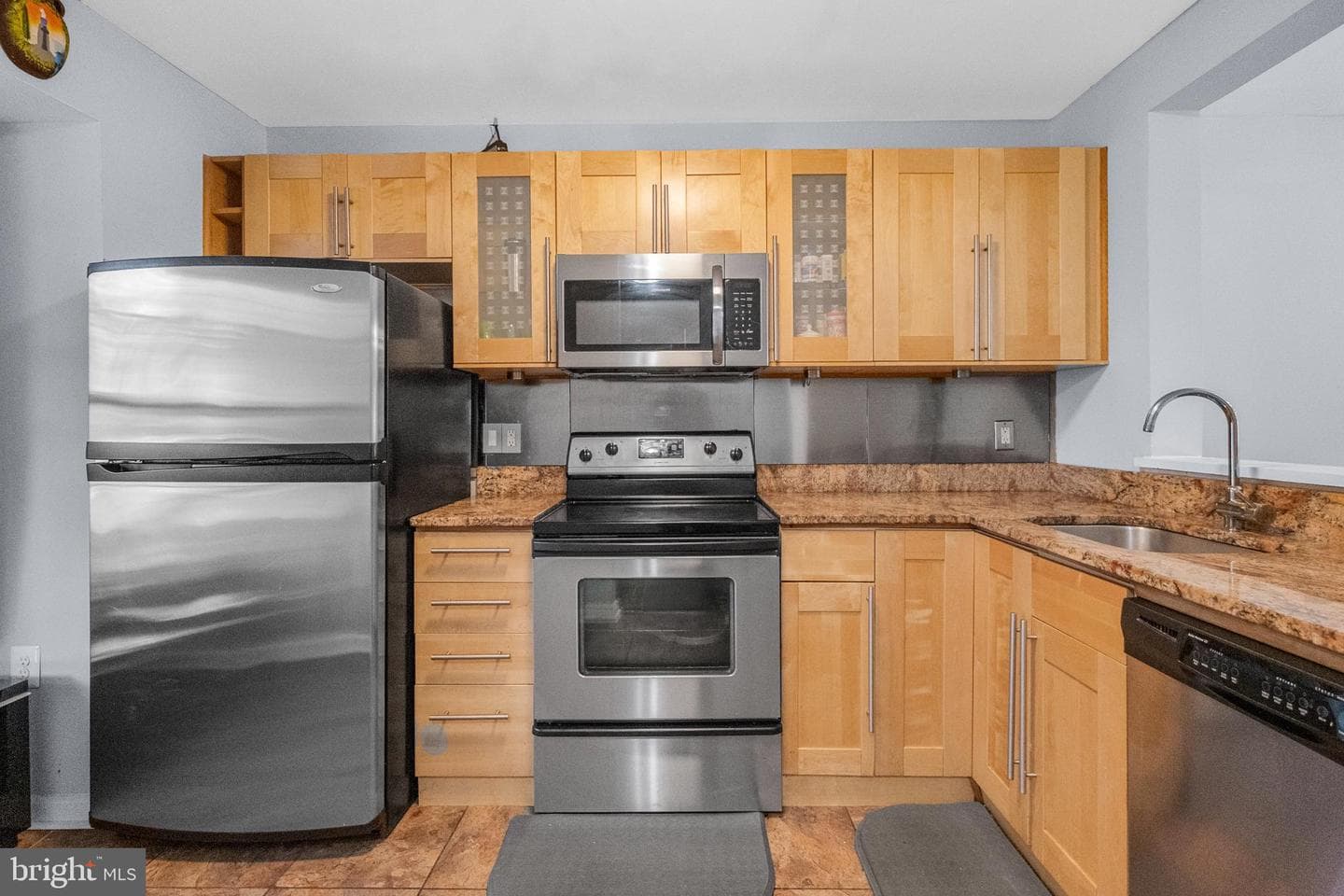 8603 Venoy Court photo 4