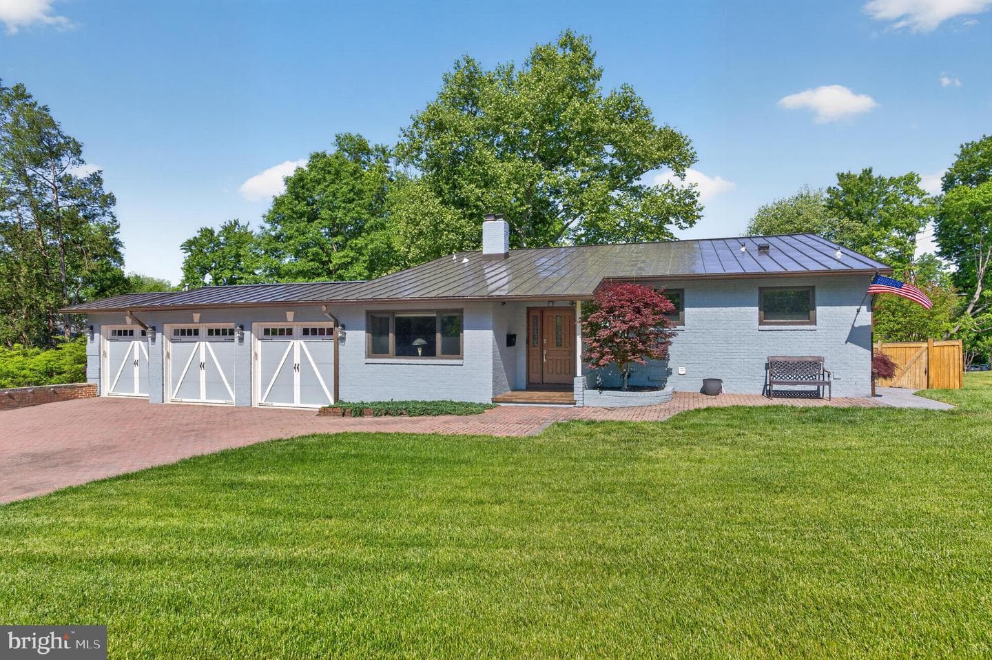 8904 Stratford Lane