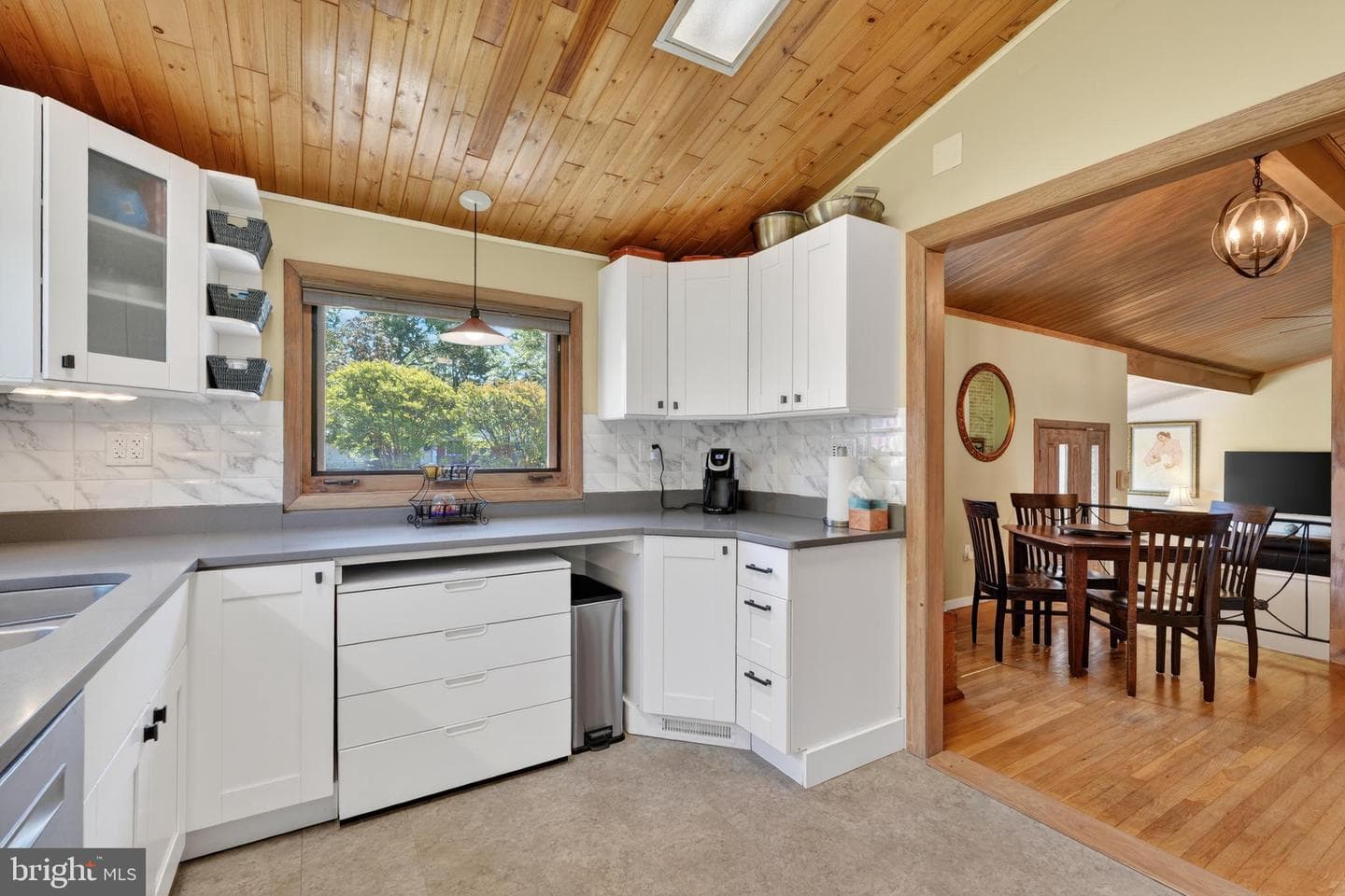 8904 Stratford Lane photo 33