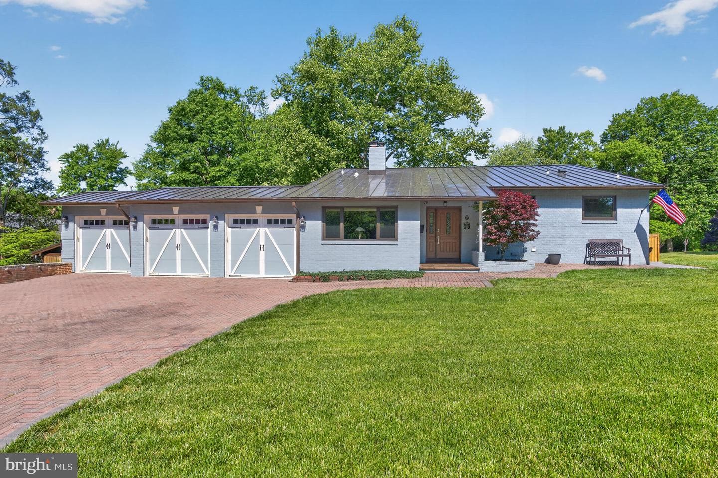 8904 Stratford Lane photo 4