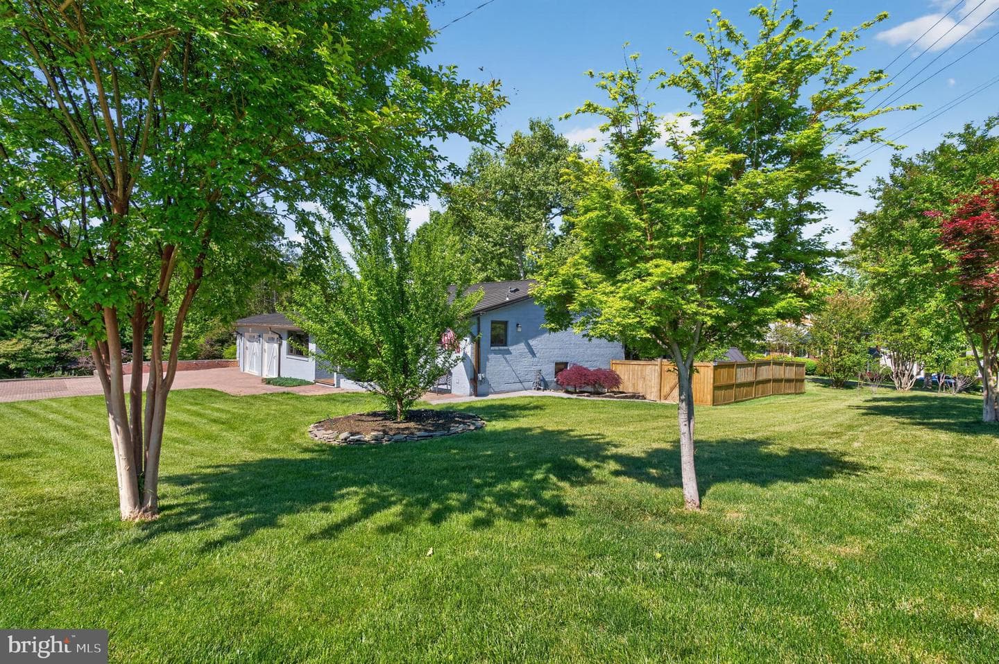 8904 Stratford Lane photo 8