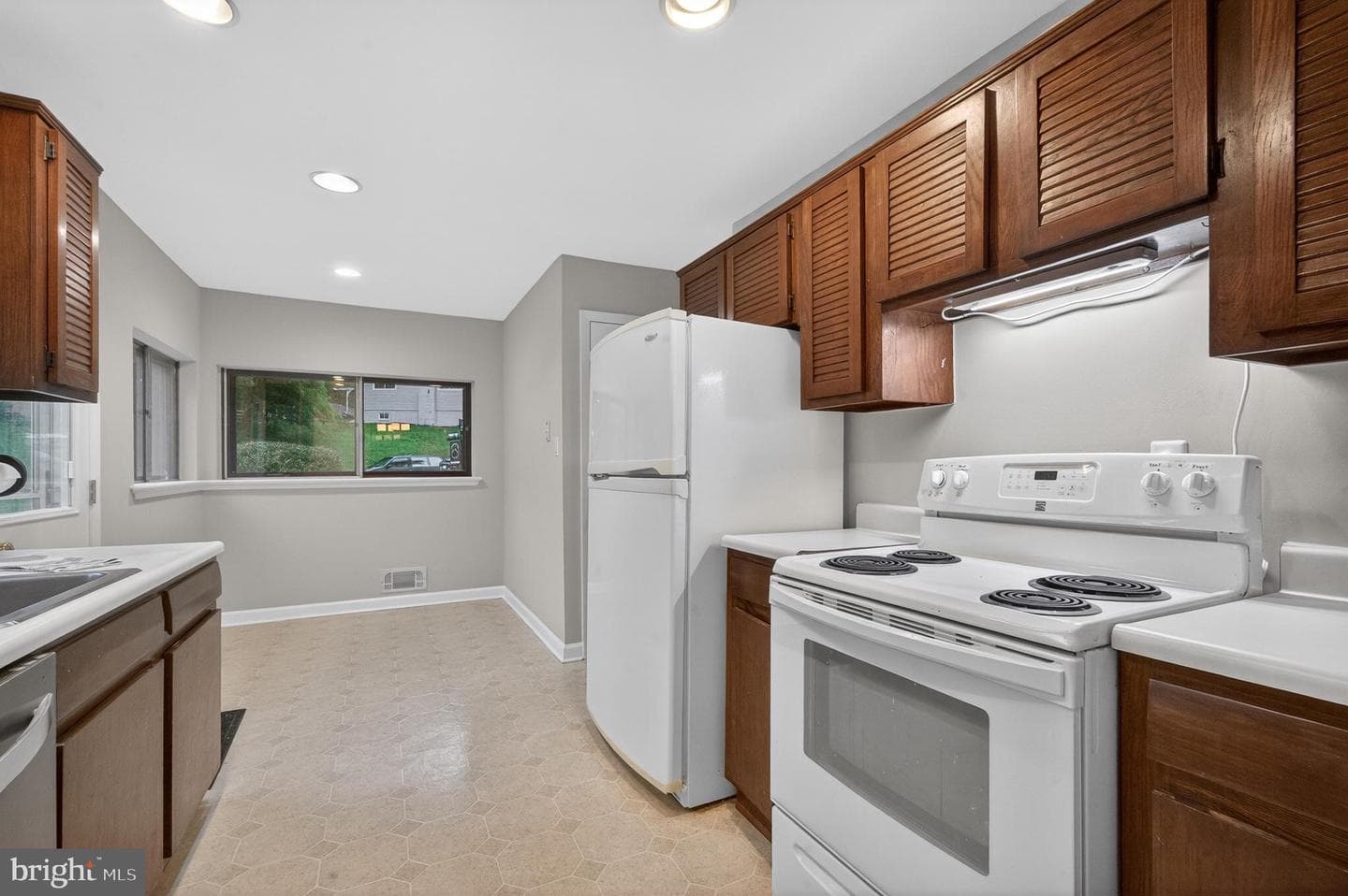 6333 Camilla Street photo 10