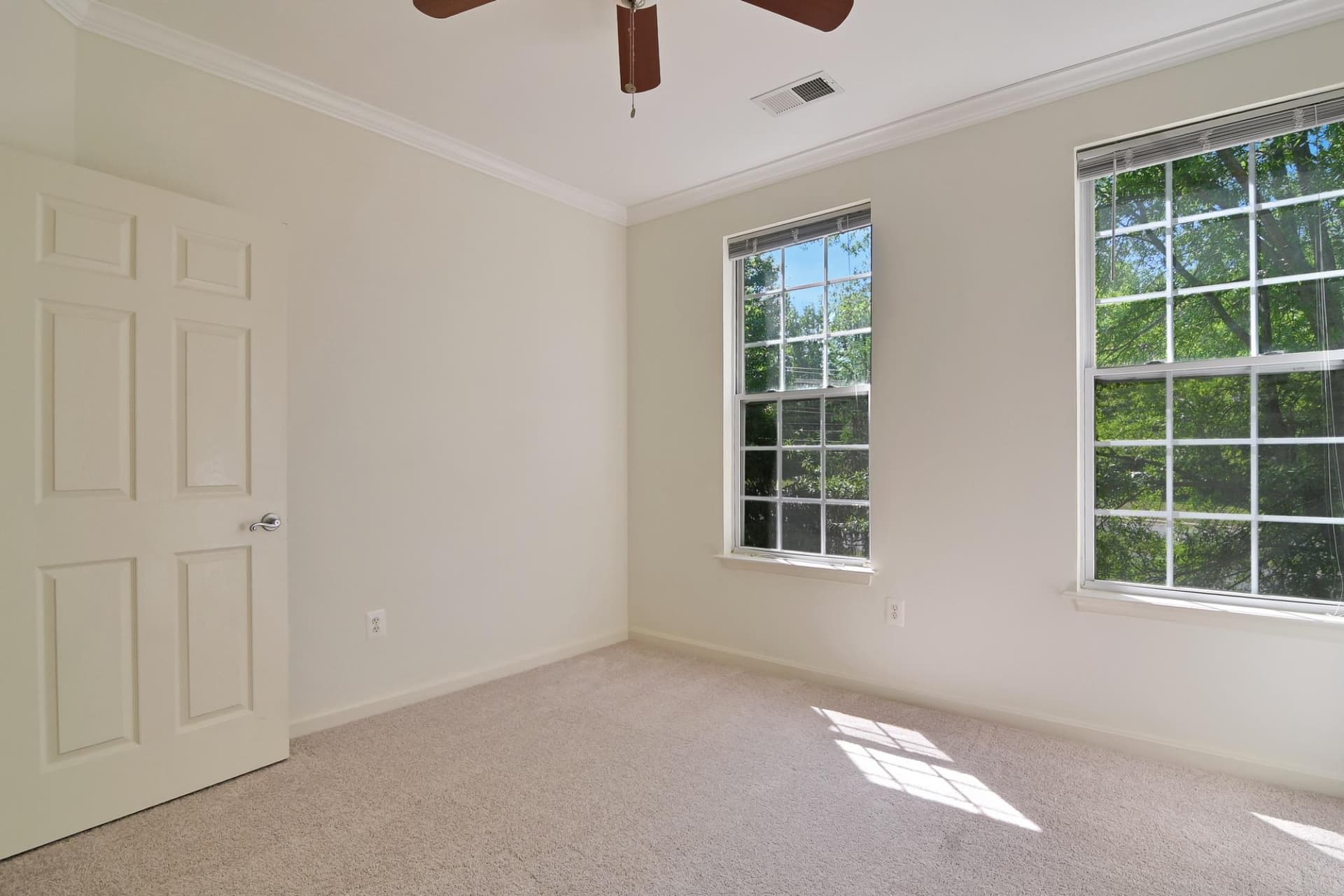 4151 Castlecary Lane #301 photo 37