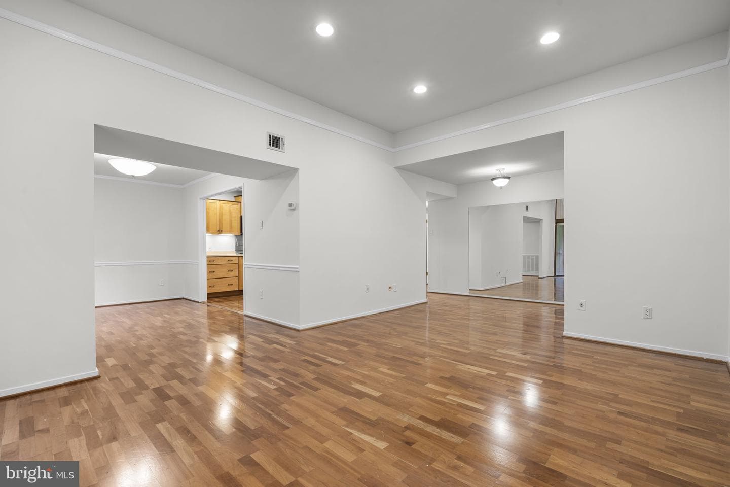 1631 Parkcrest Circle #8b/301 photo 10