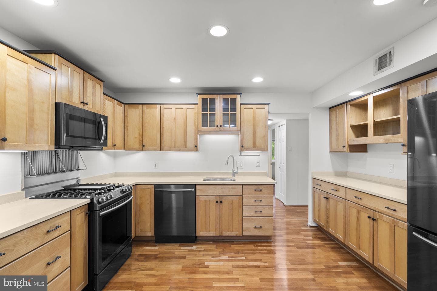 1631 Parkcrest Circle #8b/301 photo 17