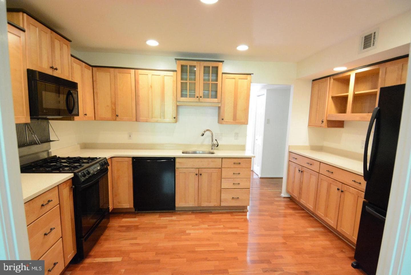 1631 Parkcrest Circle #8b/301 photo 8