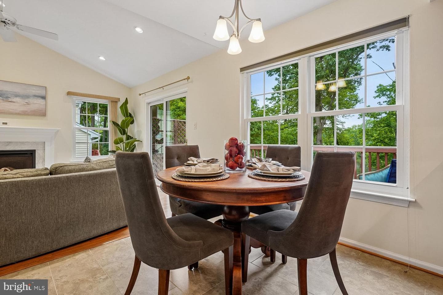 13484 Lake Shore photo 17