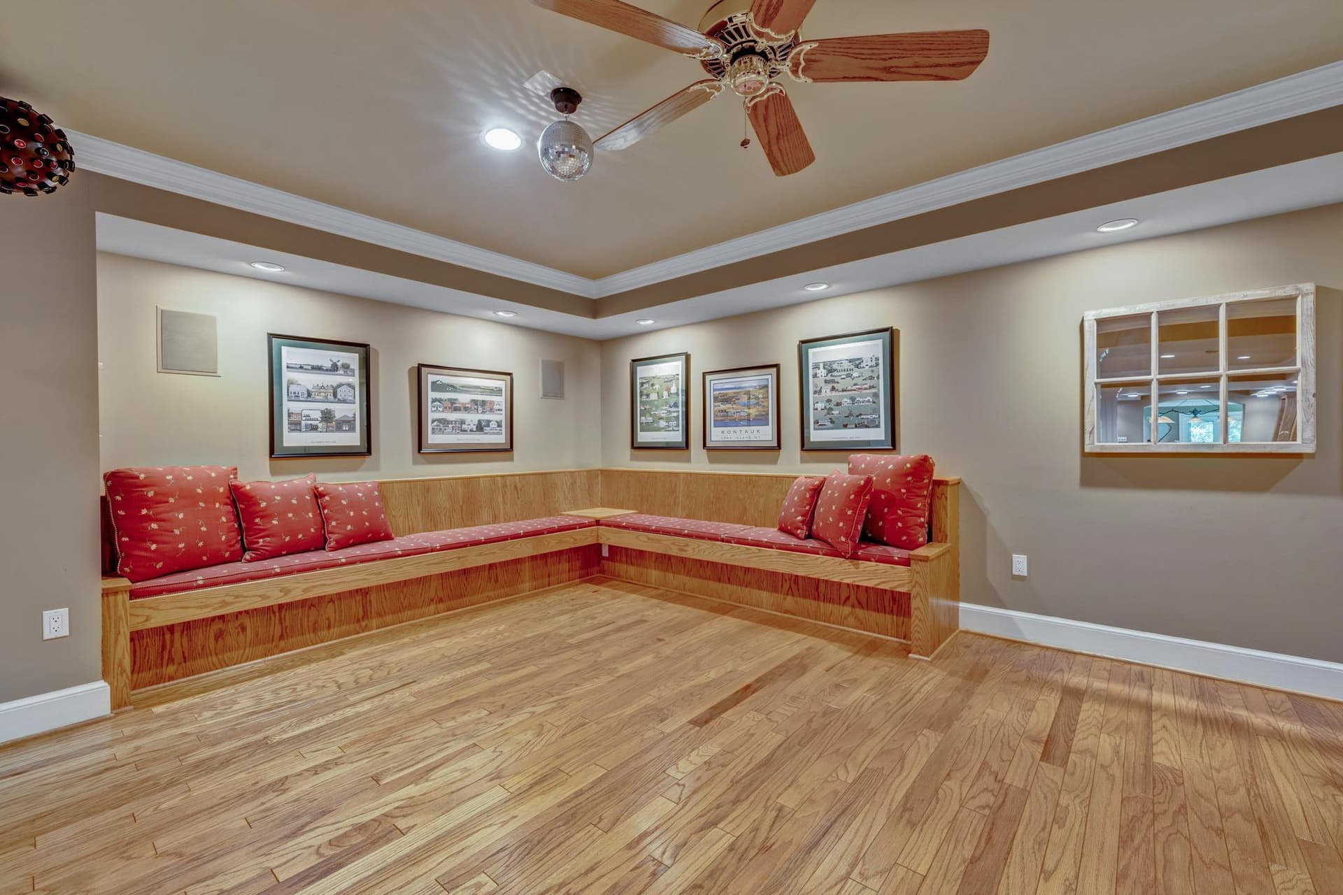 2402 Oakmont Court photo 54