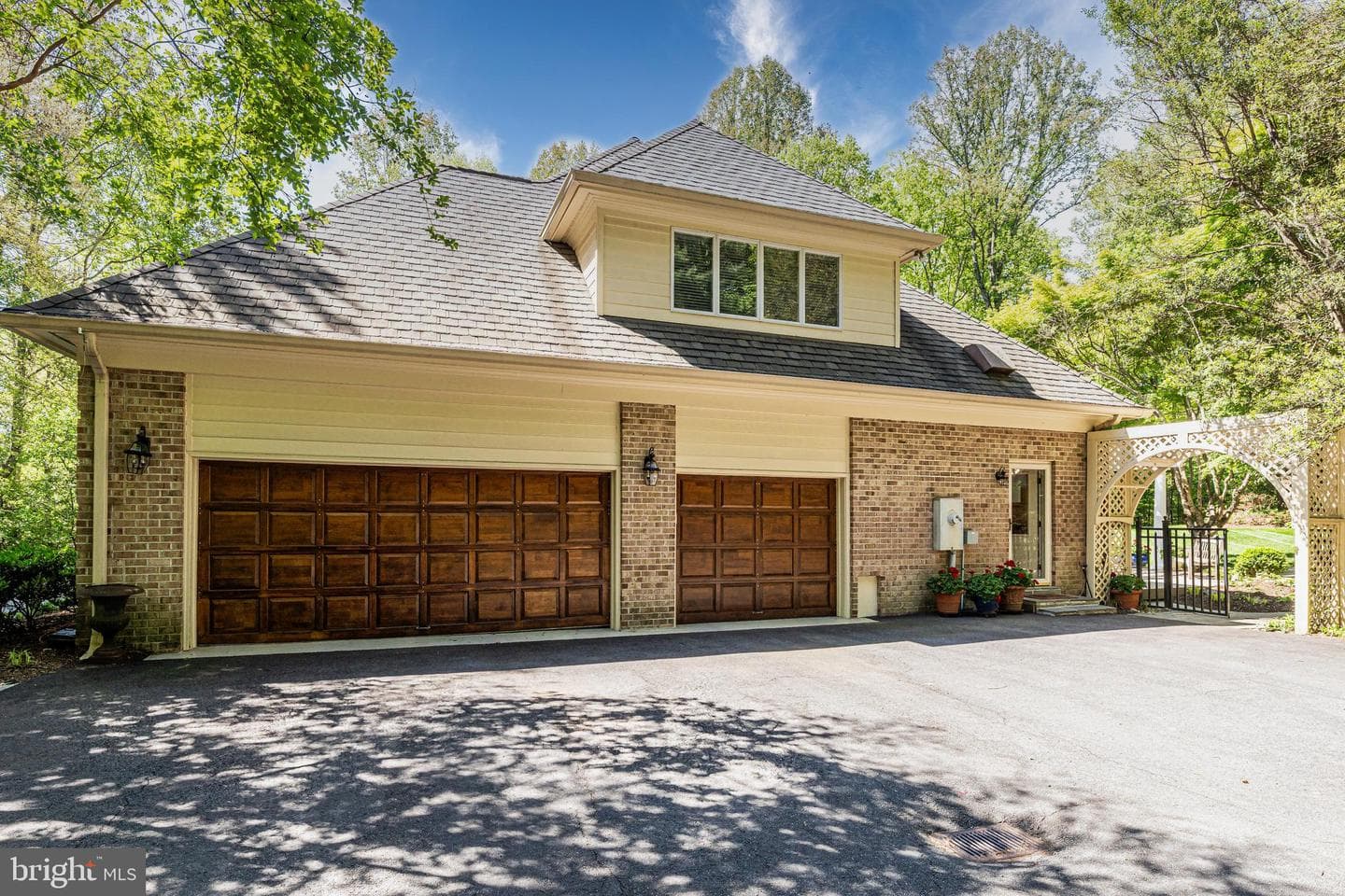 2402 Oakmont Court photo 84