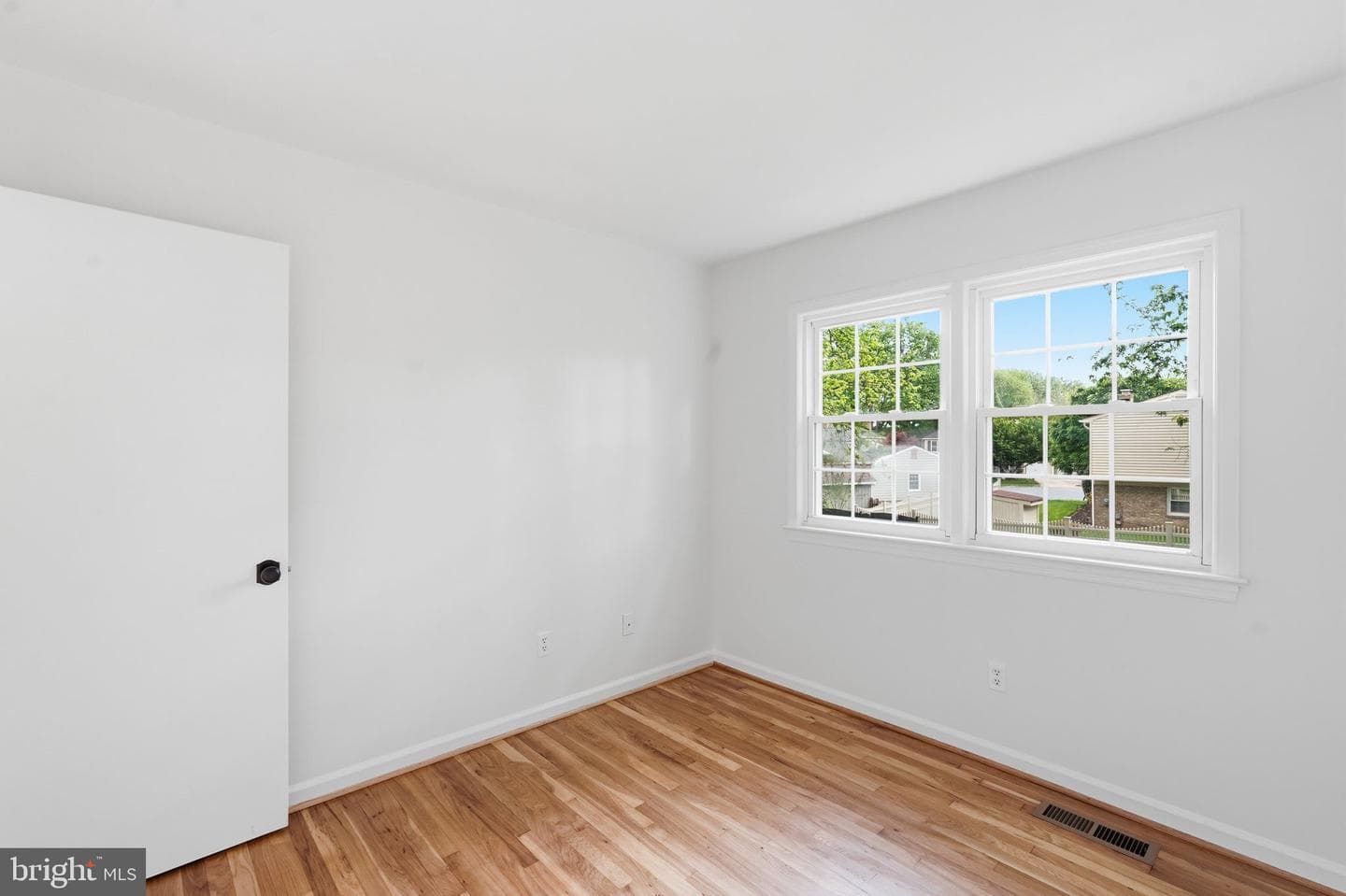 1827 Abbotsford Drive photo 23