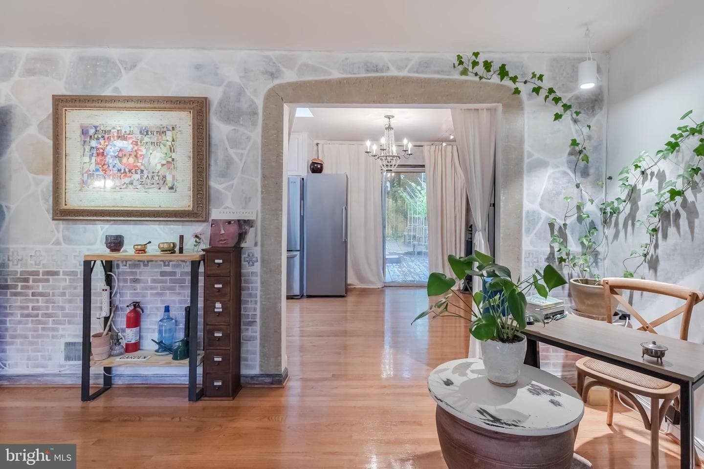 10500 Linfield Street photo 18