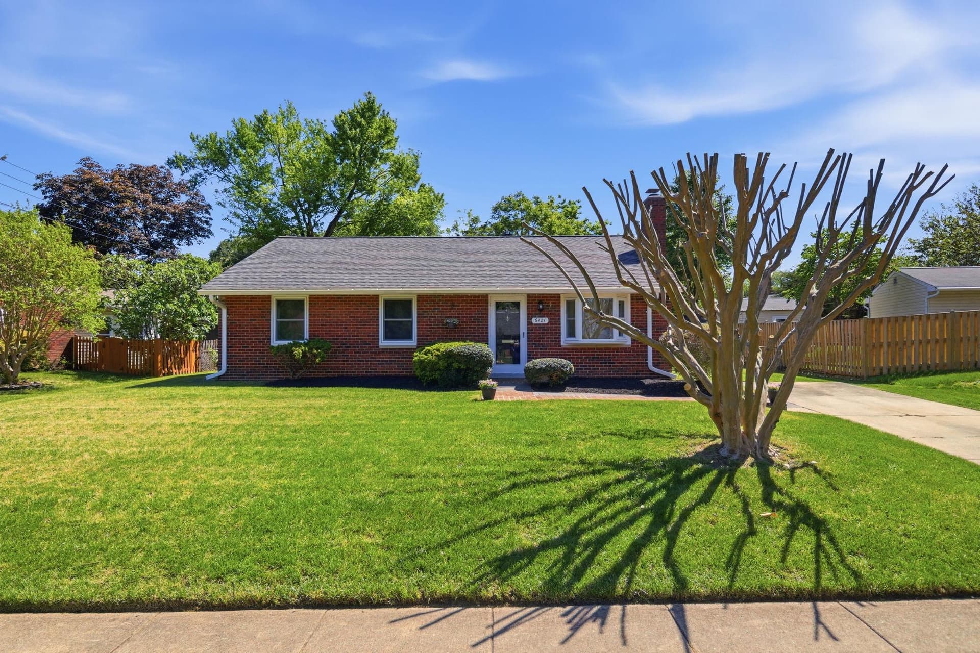 6121 Yellowstone Drive photo 2