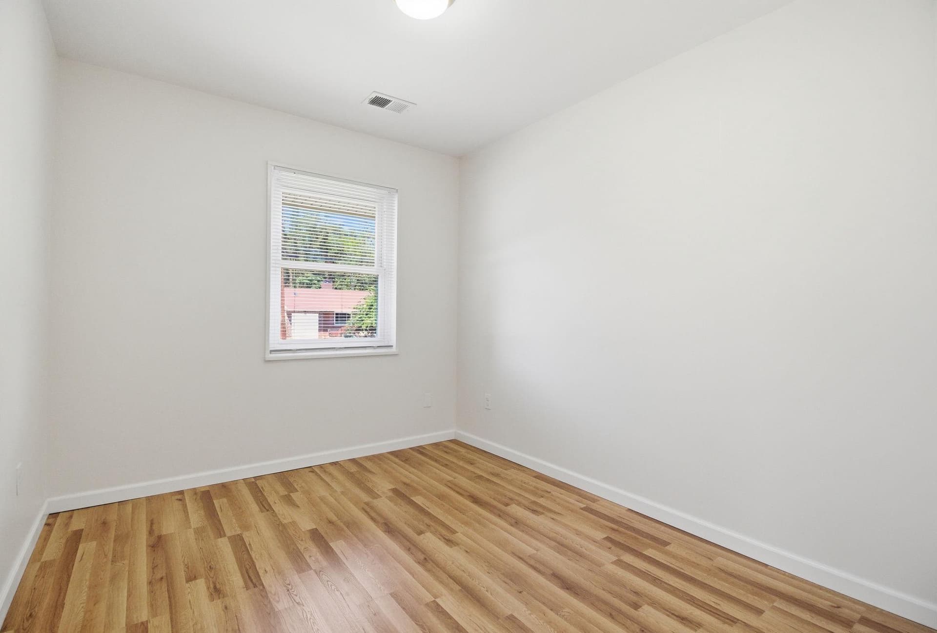 6121 Yellowstone Drive photo 23