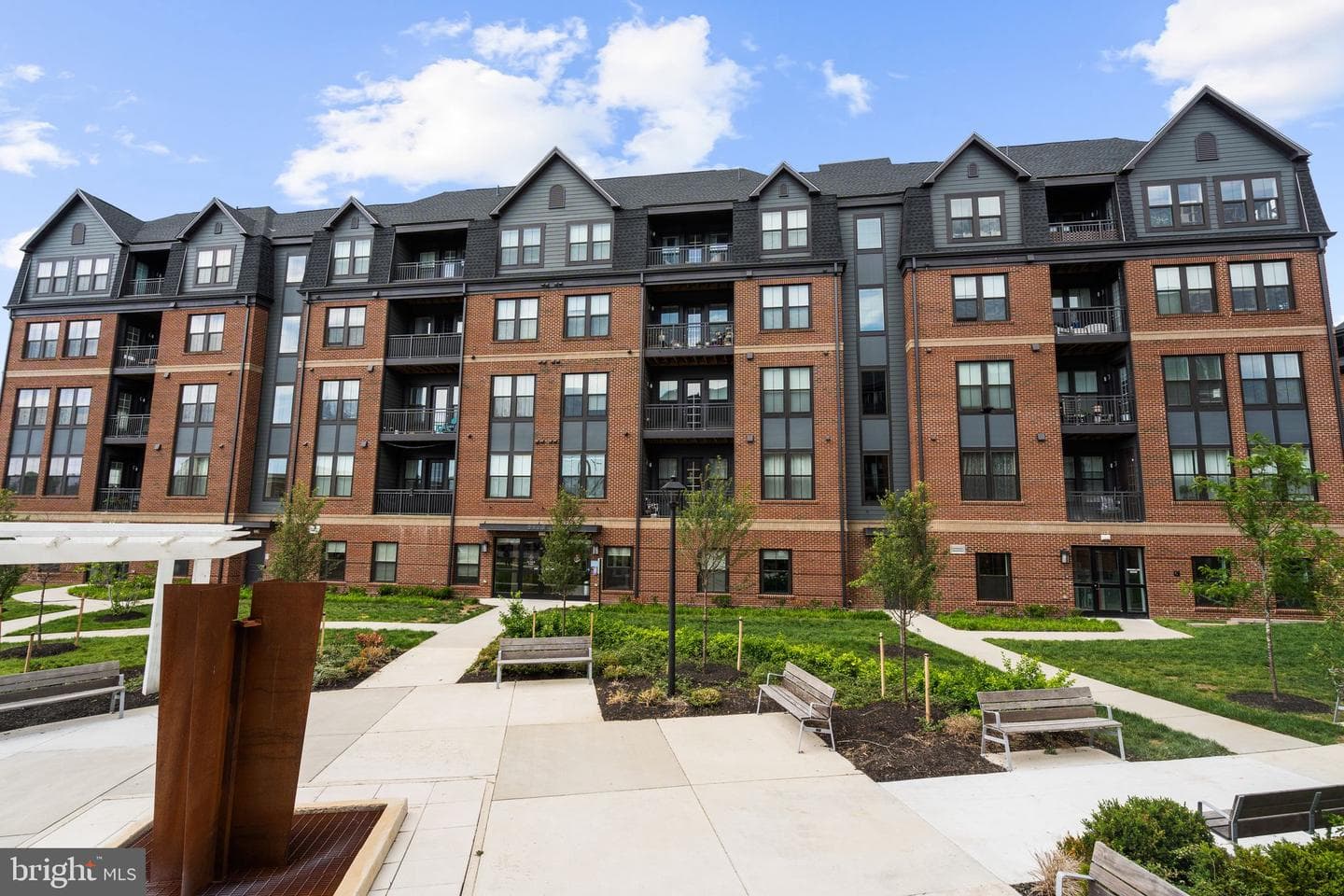 3925 Fair Ridge Dr # 201, Fairfax