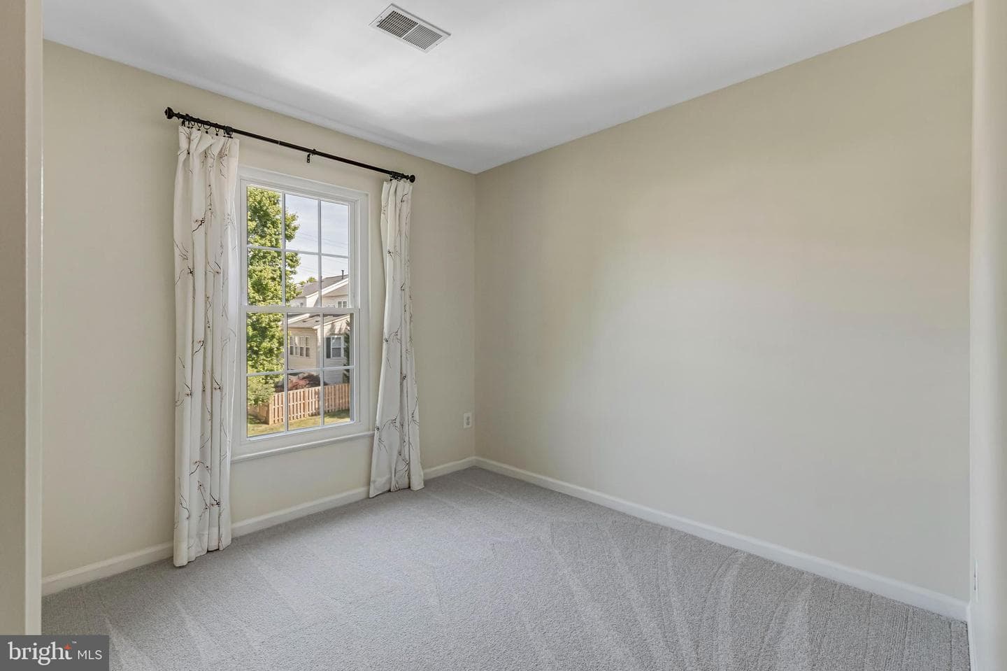 7706 Effingham Square photo 28