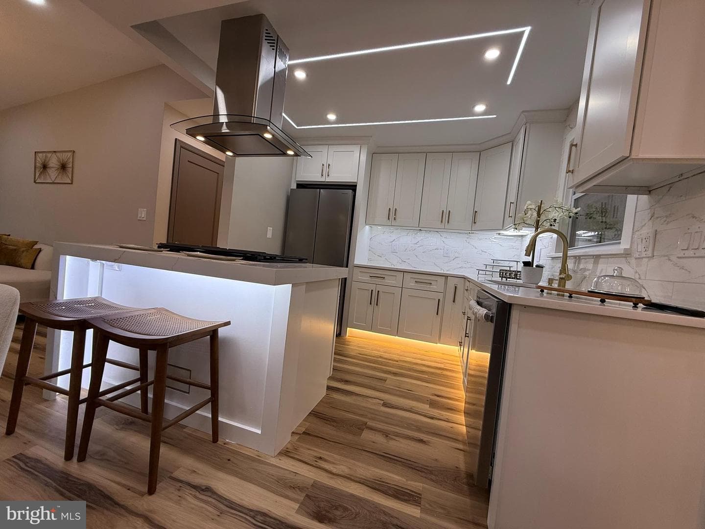 3020 Fredsen Place photo 4