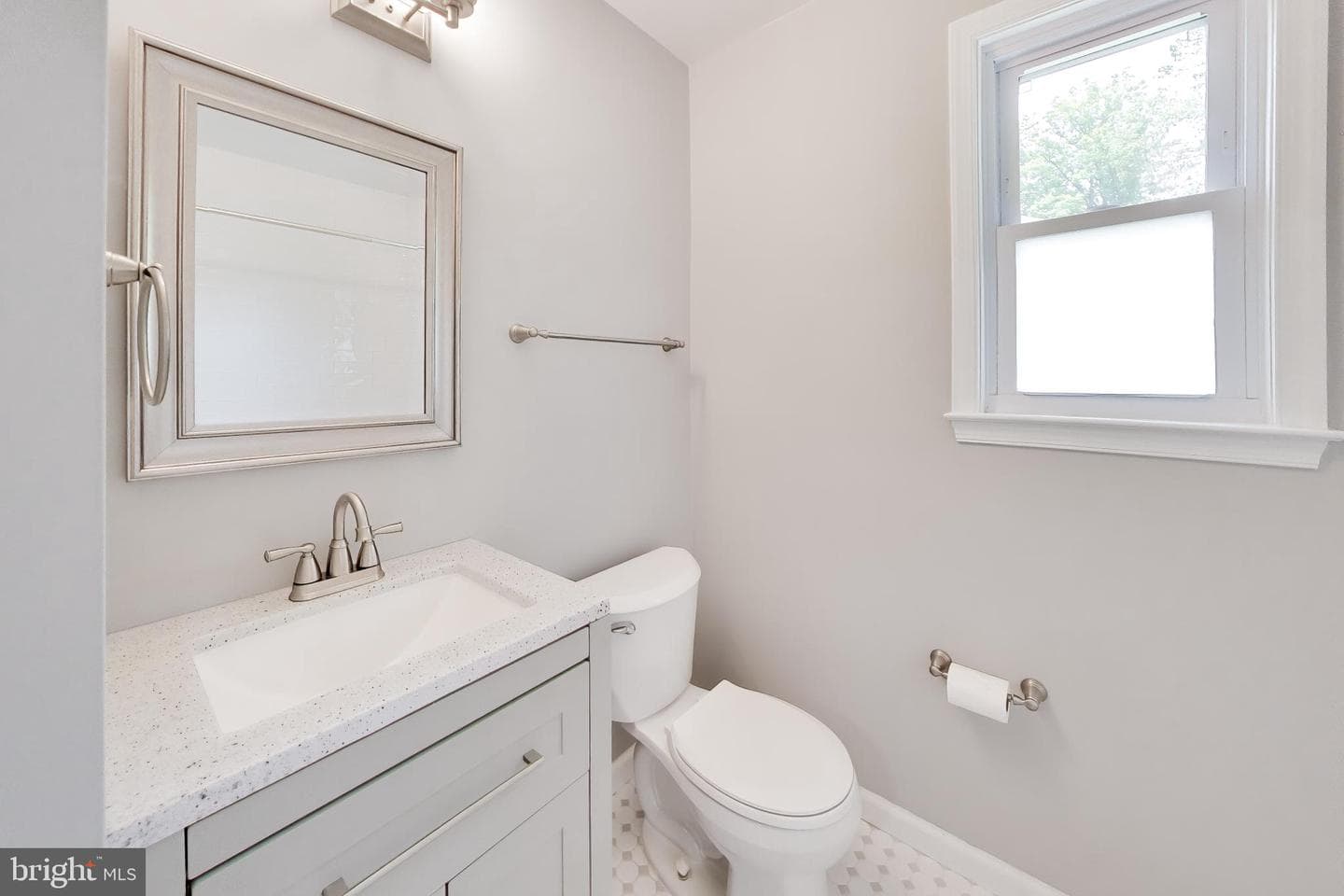 5816 Amelia Street photo 25