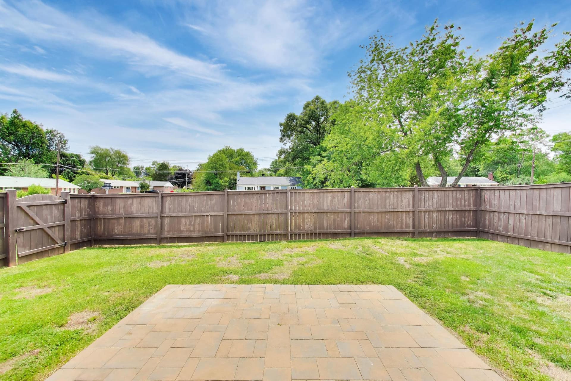 5816 Amelia Street photo 30