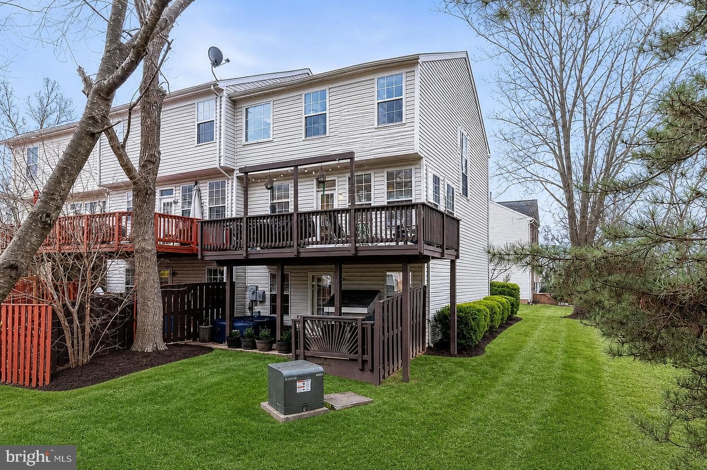 14618 Stream Pond Drive photo 2