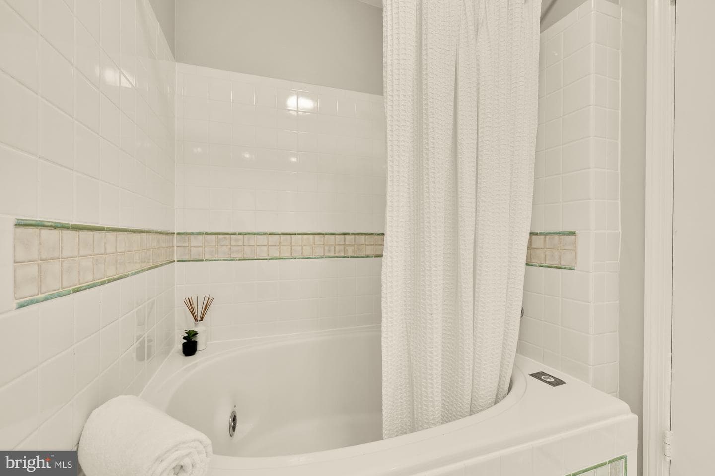 4551 Interlachen Court #h photo 10