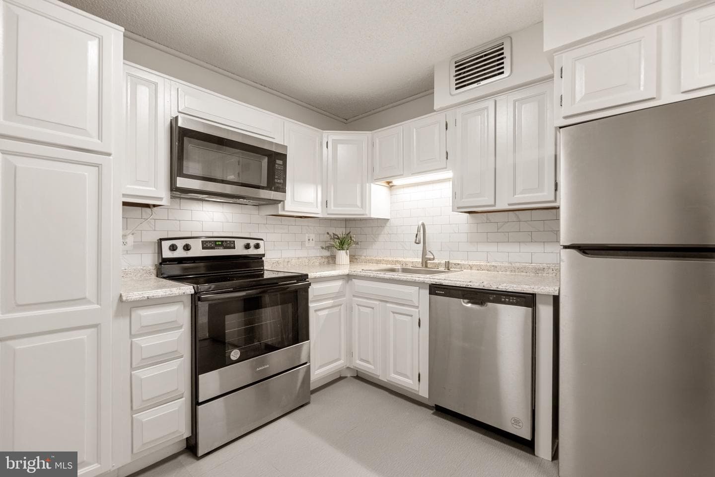 1800 Old Meadow Road #909 photo 7