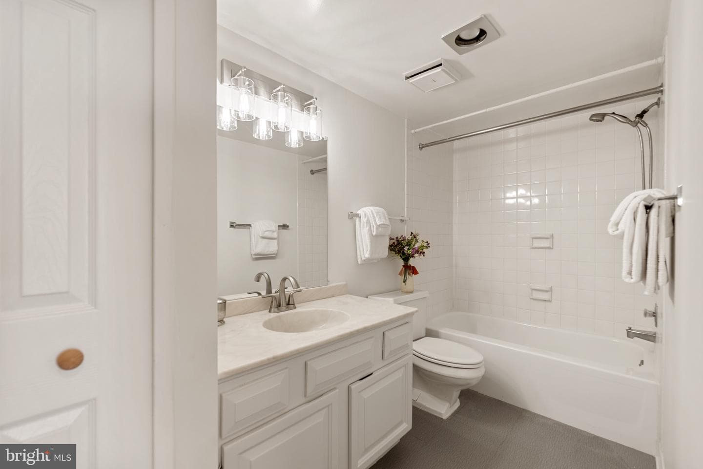 1800 Old Meadow Road #909 photo 8