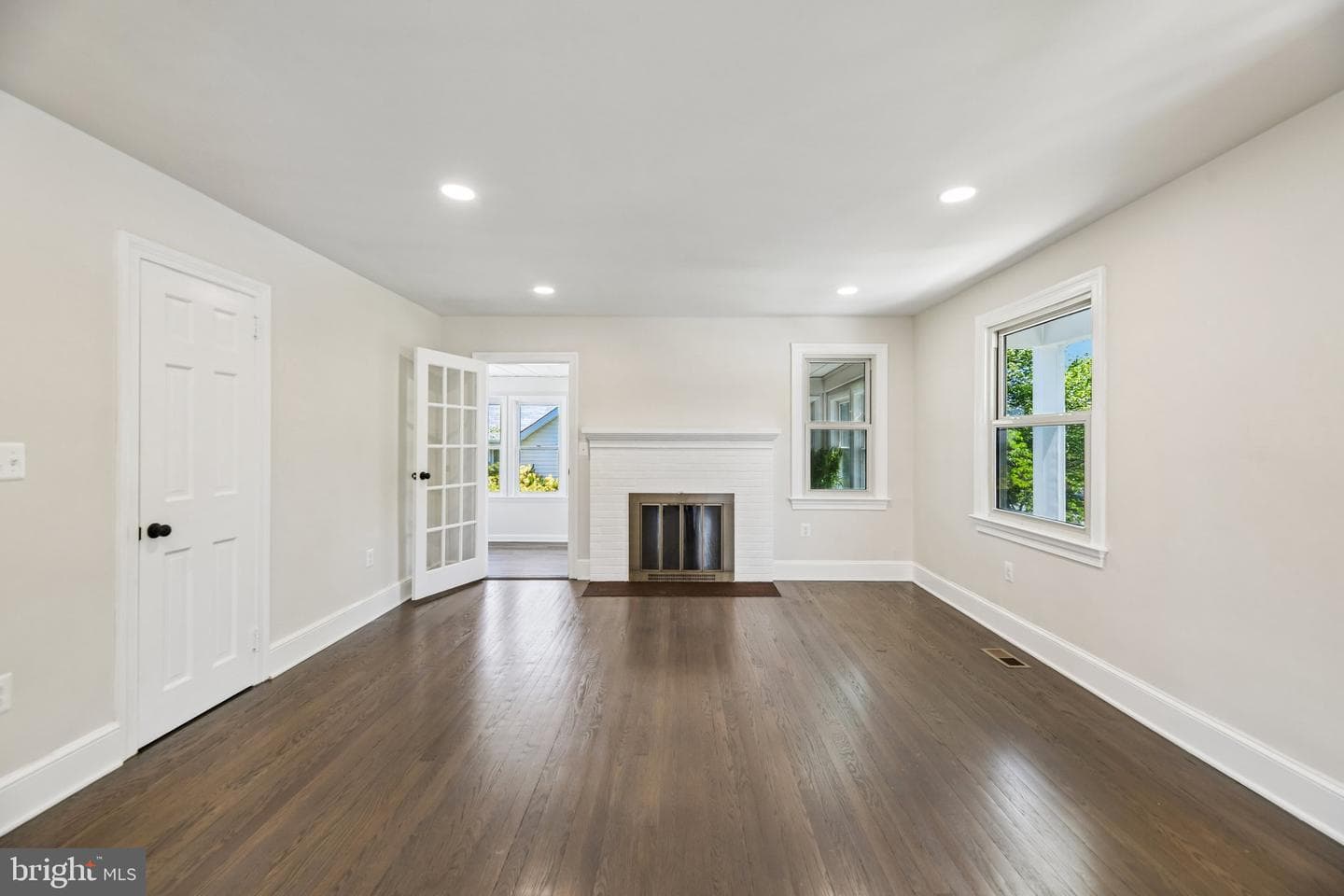 2820 Franklin Street photo 10