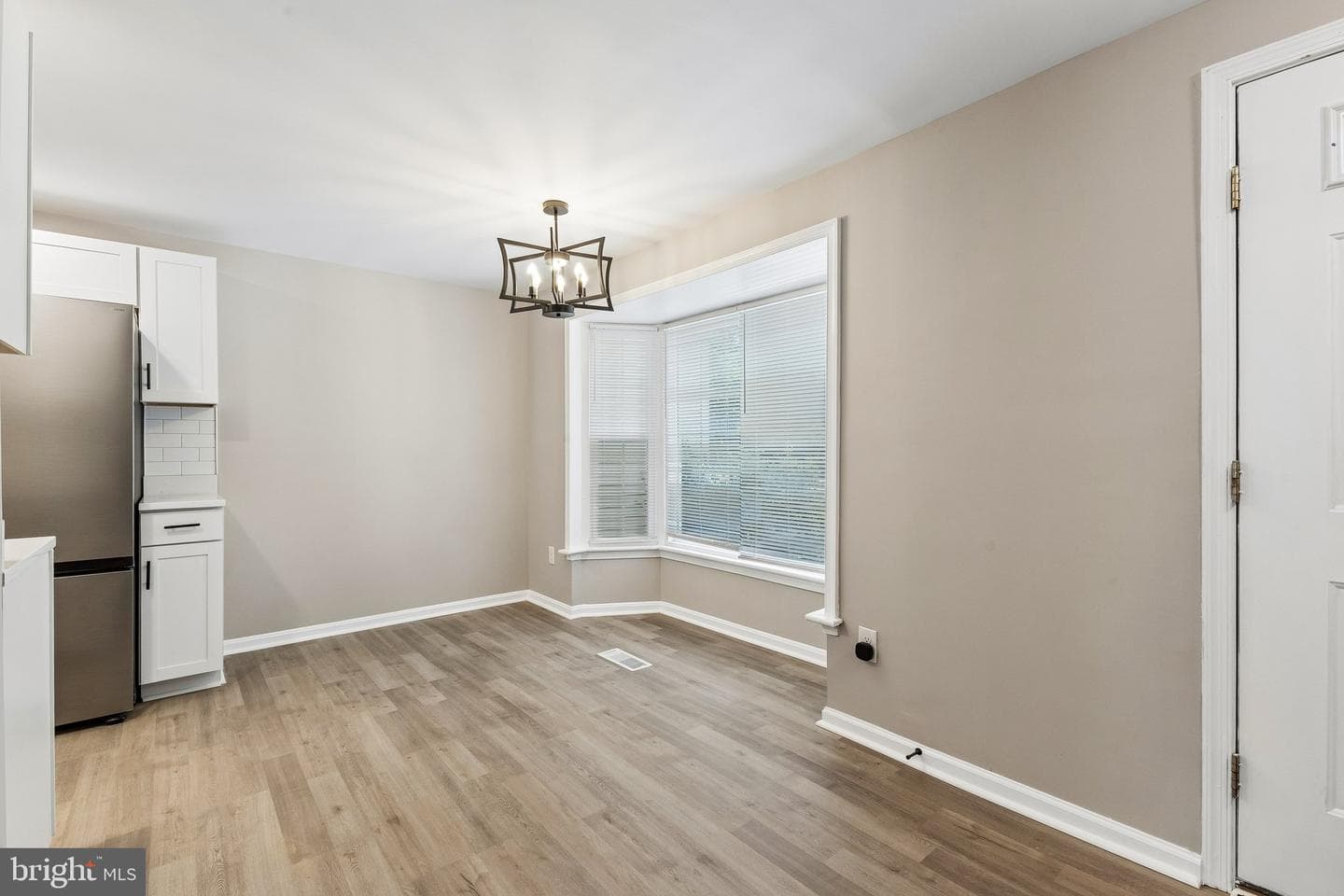 7403 Foxleigh Way photo 14