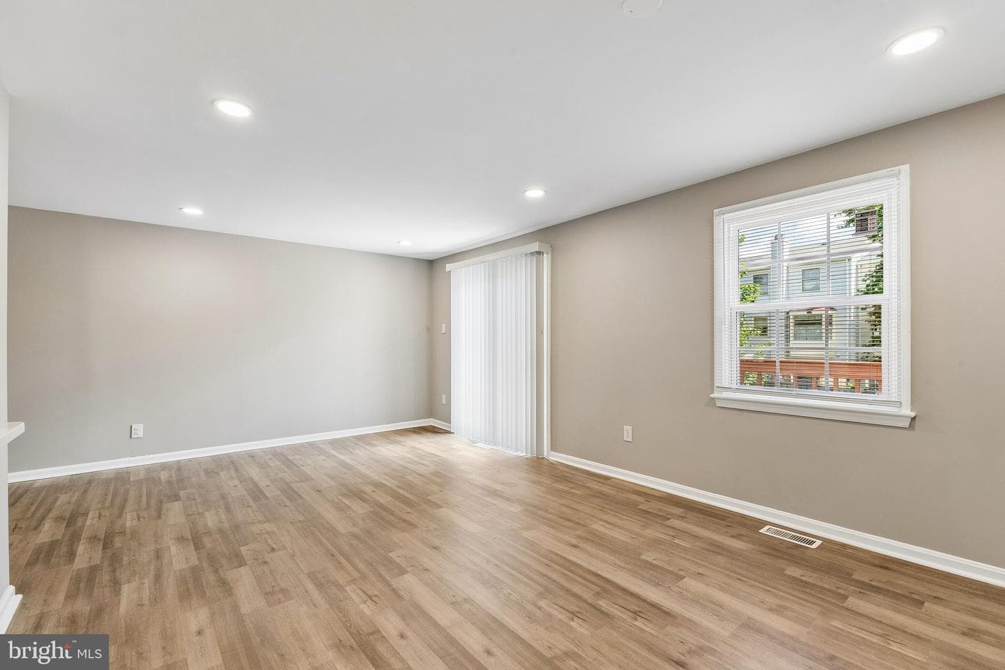 7403 Foxleigh Way photo 15