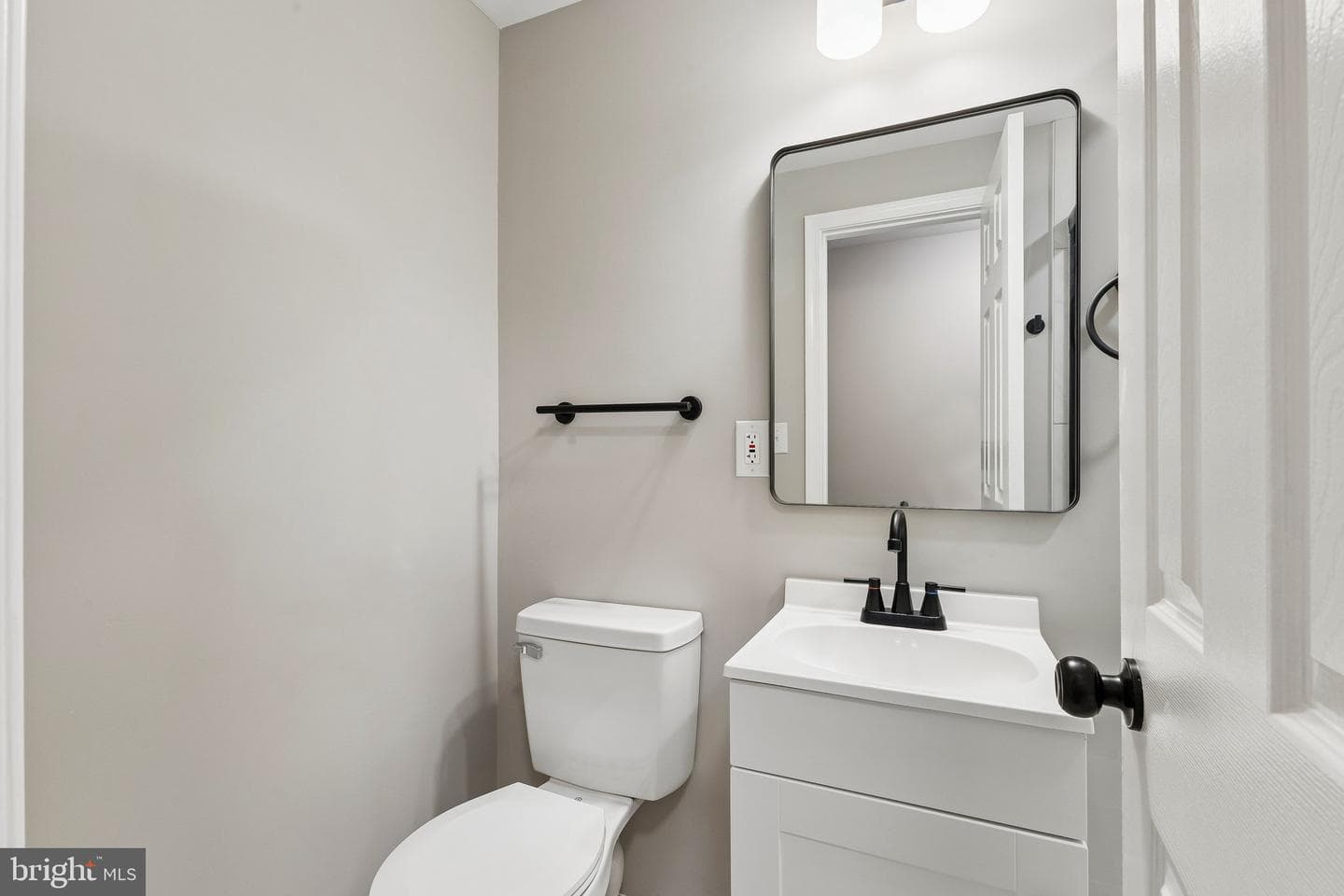 7403 Foxleigh Way photo 28